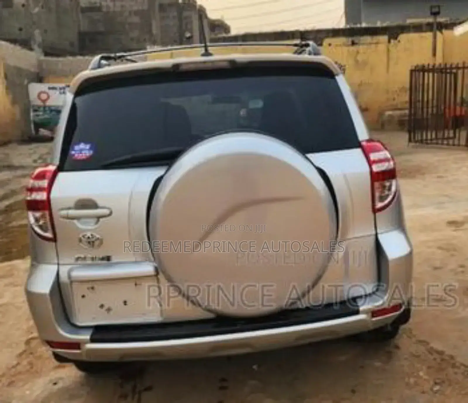 Toyota RAV4 Limited AWD (2.5L 4cyl 6A) 2013 Silver