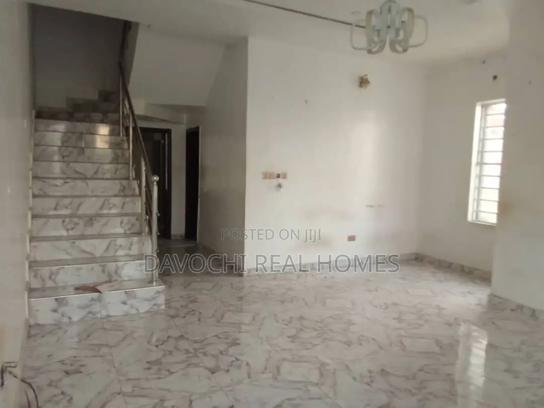 Furnished 3bdrm Duplex in Thomas Estate for rent