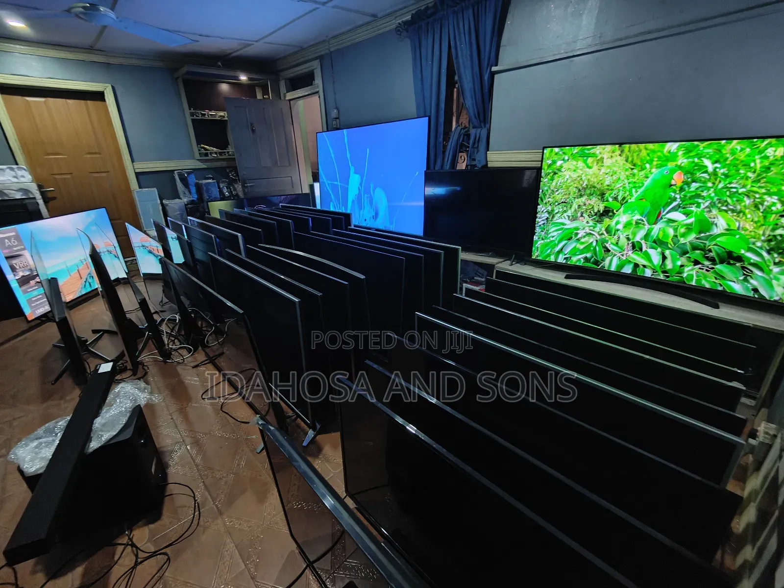 Different Sizes and Brands of Direct Uk Used Smart TVS