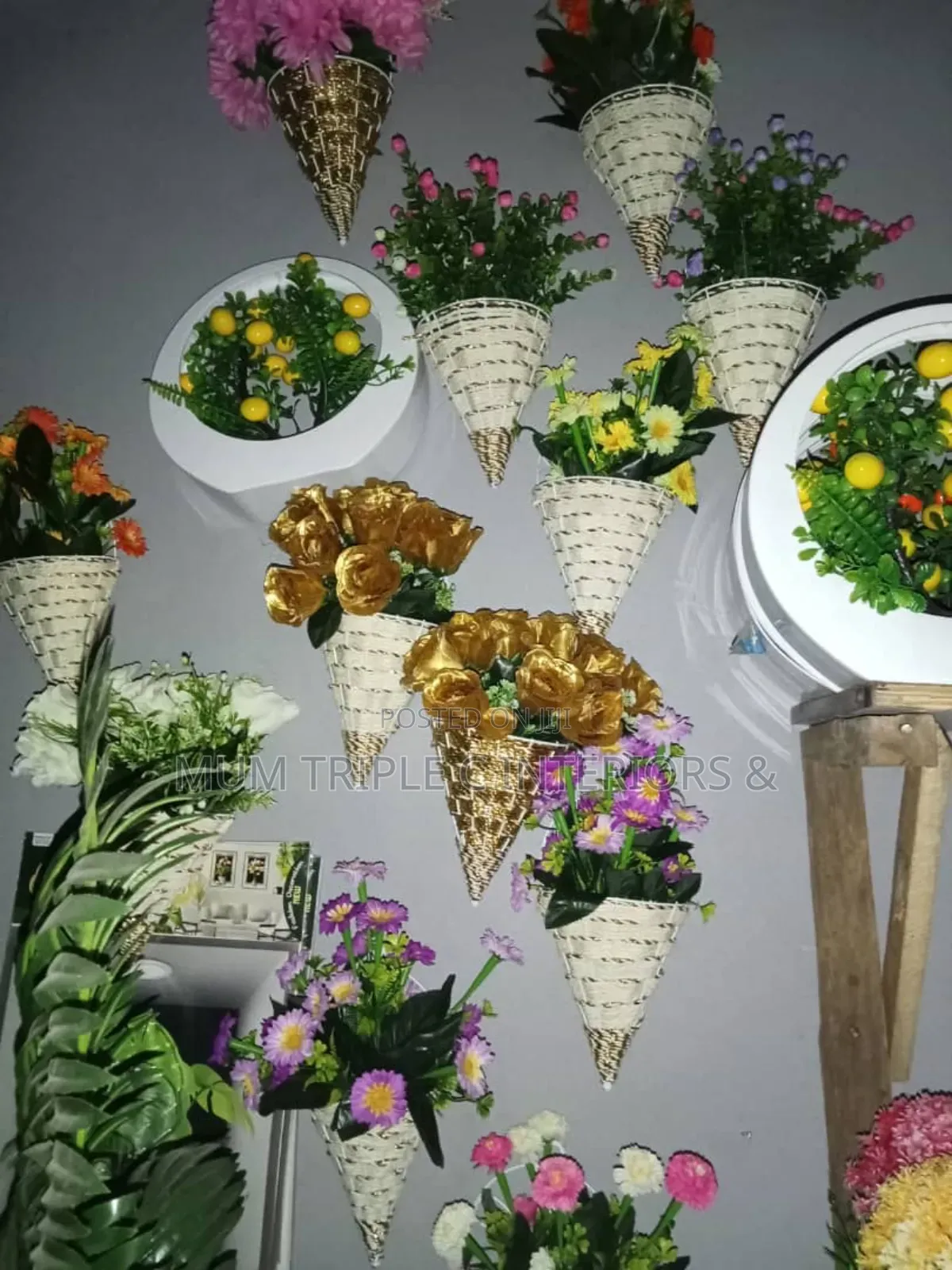 Mini Flower  With Vases