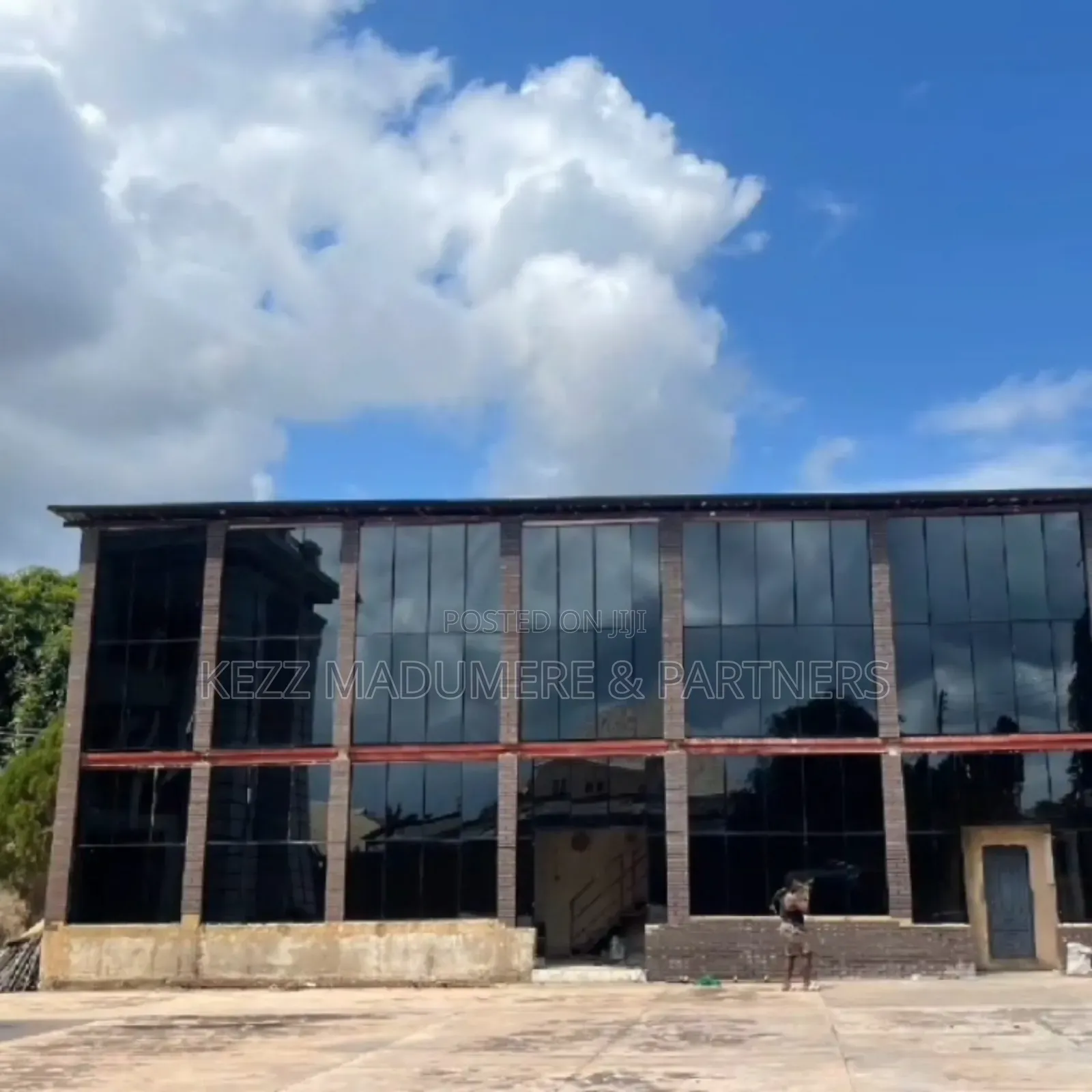 For Sale : 20 Rooms Hotel , Trans Ekulu, Enugu