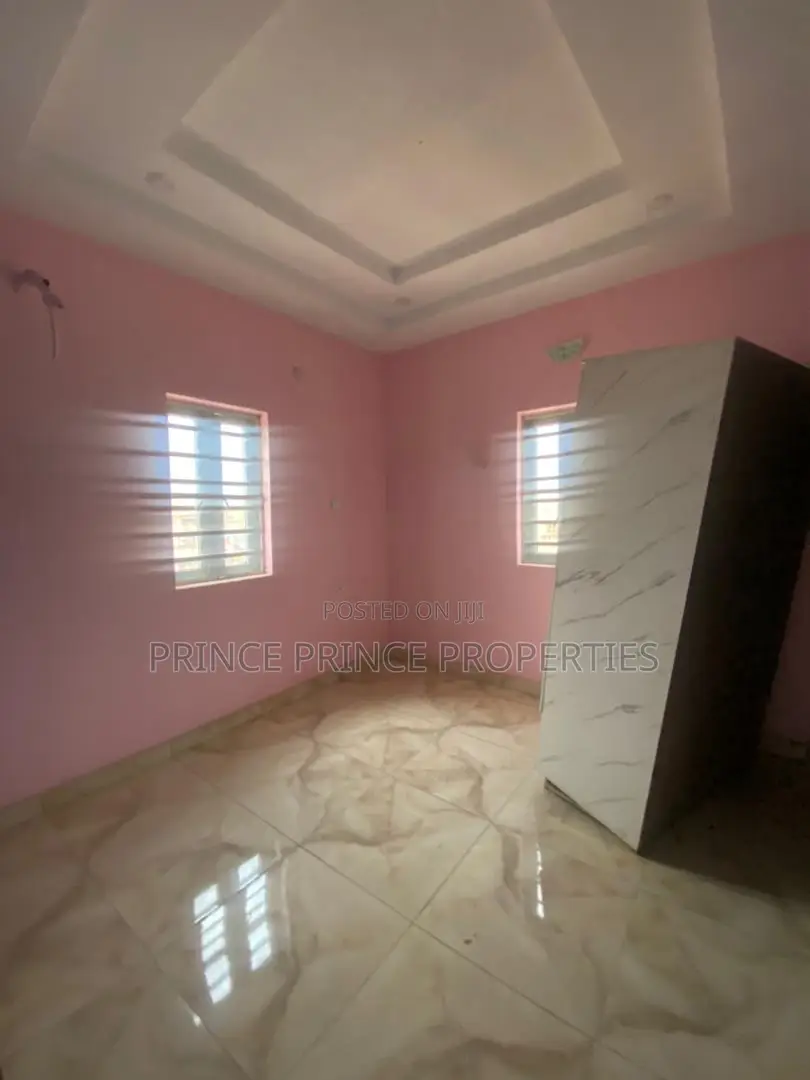 Furnished 2bdrm Block of Flats in Surulere for rent