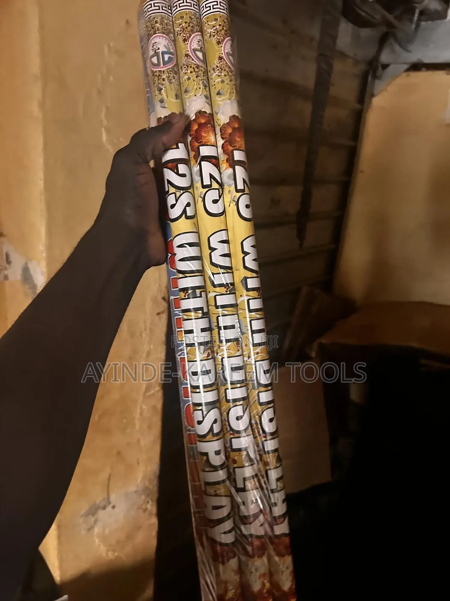 6pcs 12 Shot Fireworks Knock Out Banger With Display