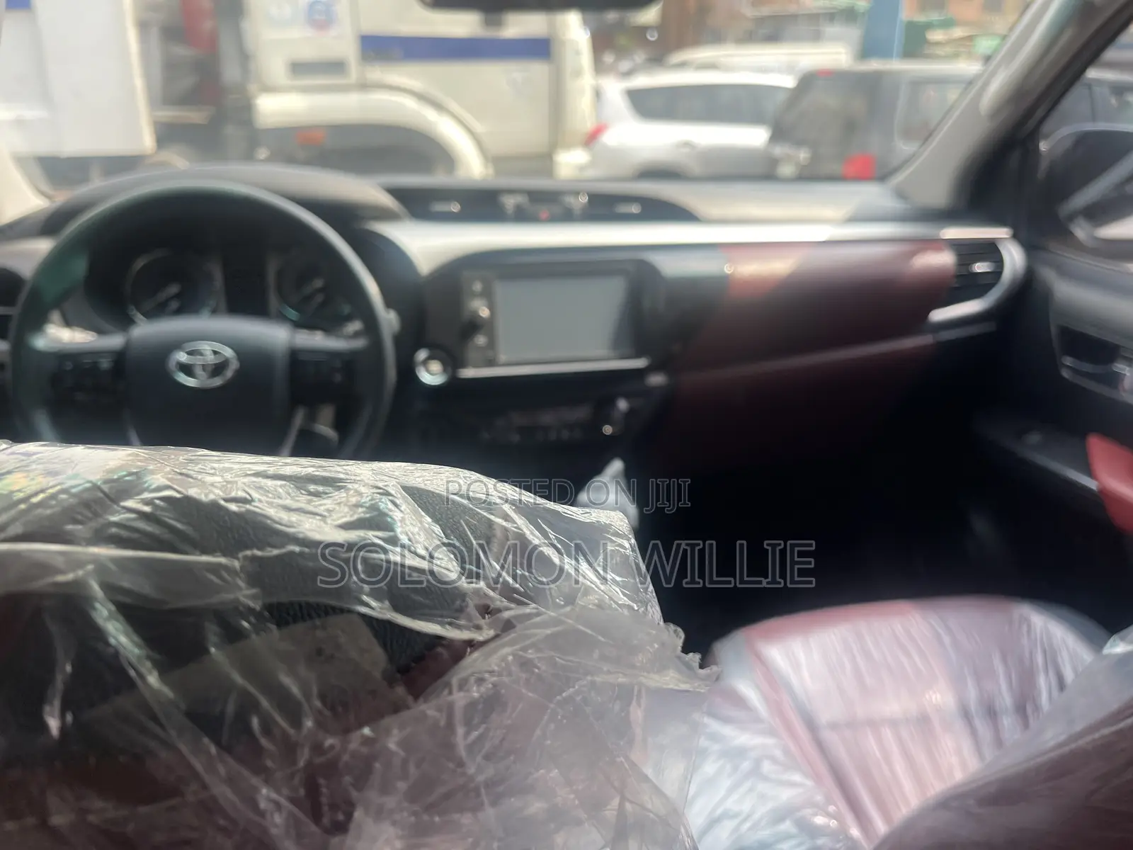Toyota Hilux 2021 White
