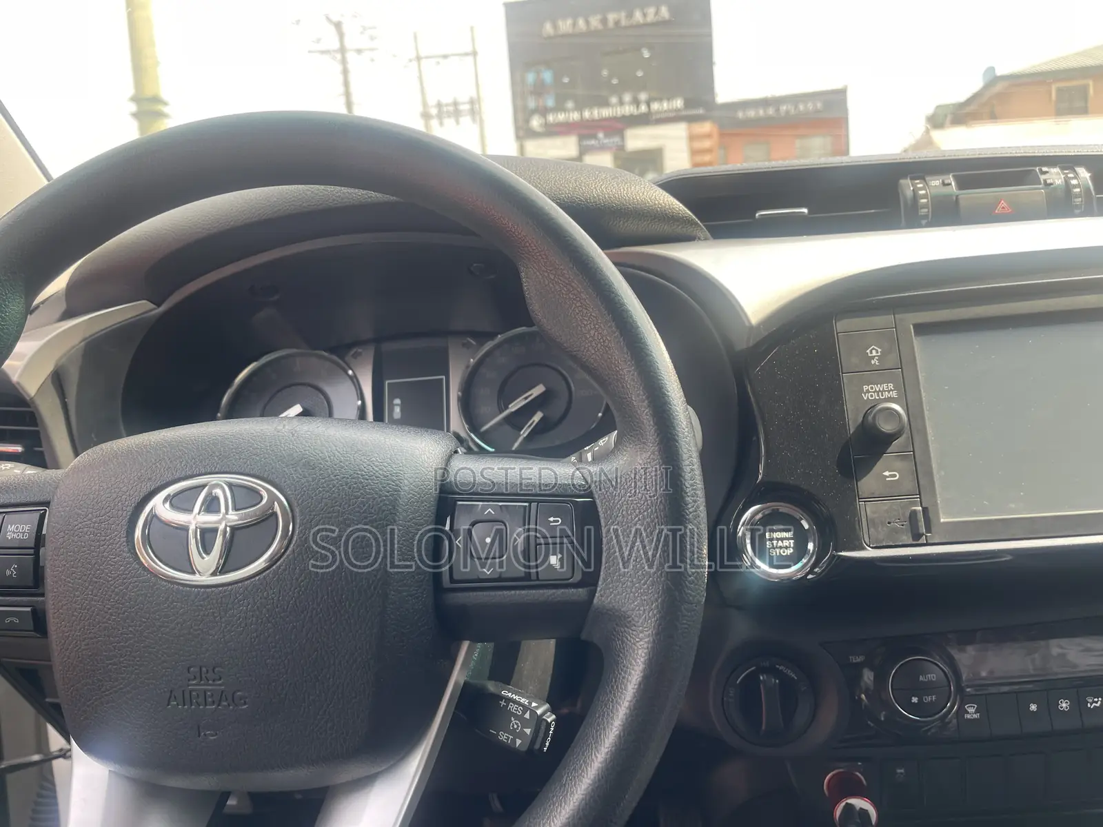 Toyota Hilux 2021 White
