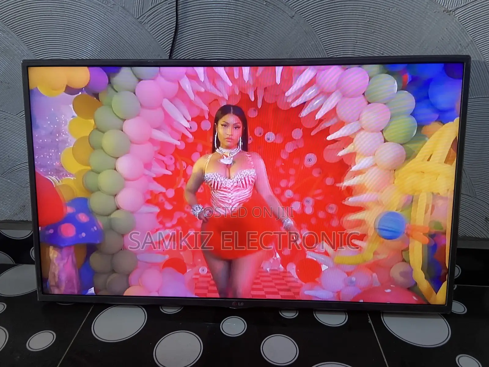 39 Inches LG Full HD LED TV