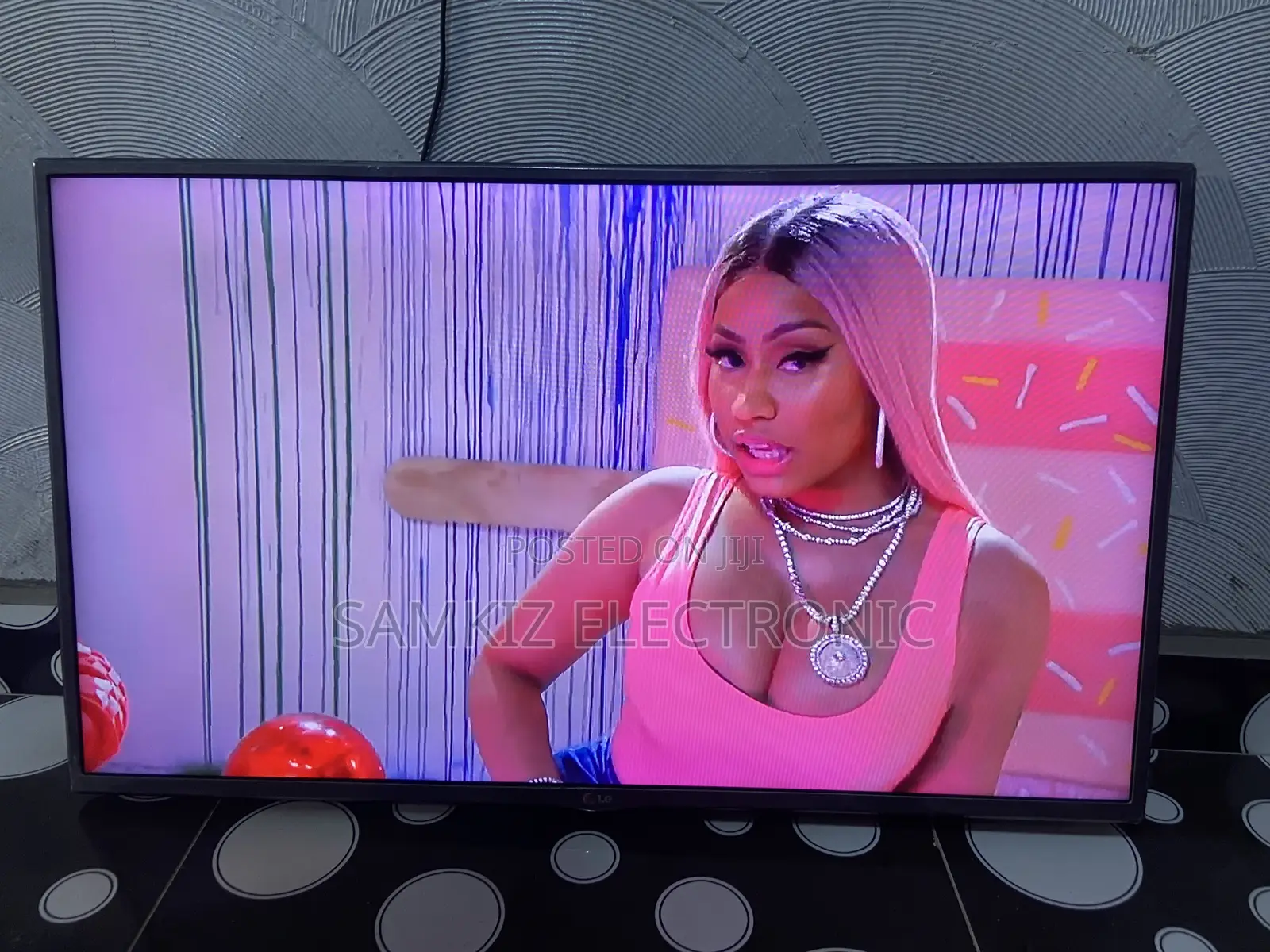 39 Inches LG Full HD LED TV