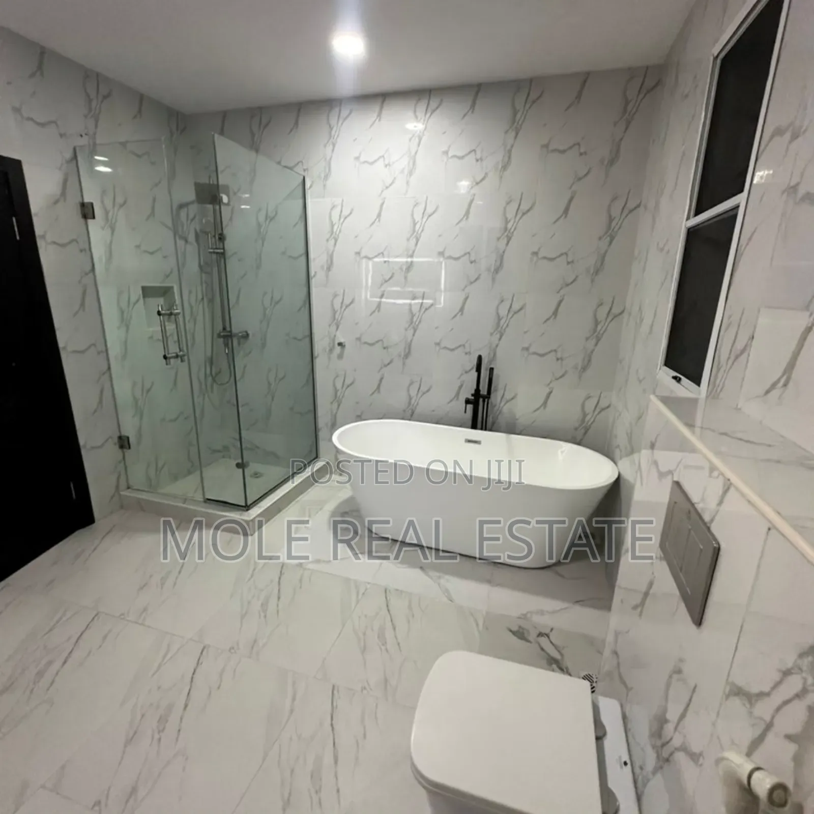 3bdrm Block of Flats in Park View, Ago Palace for sale