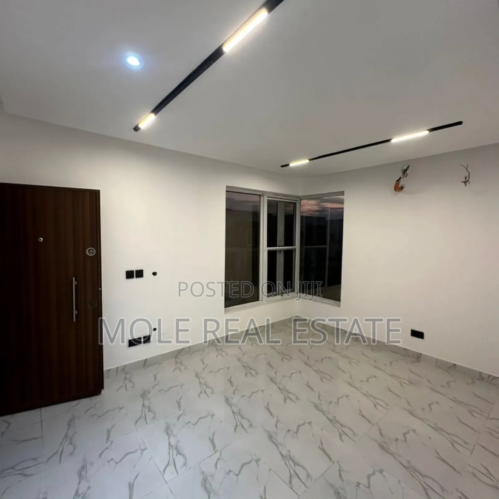 3bdrm Block of Flats in Park View, Ago Palace for sale