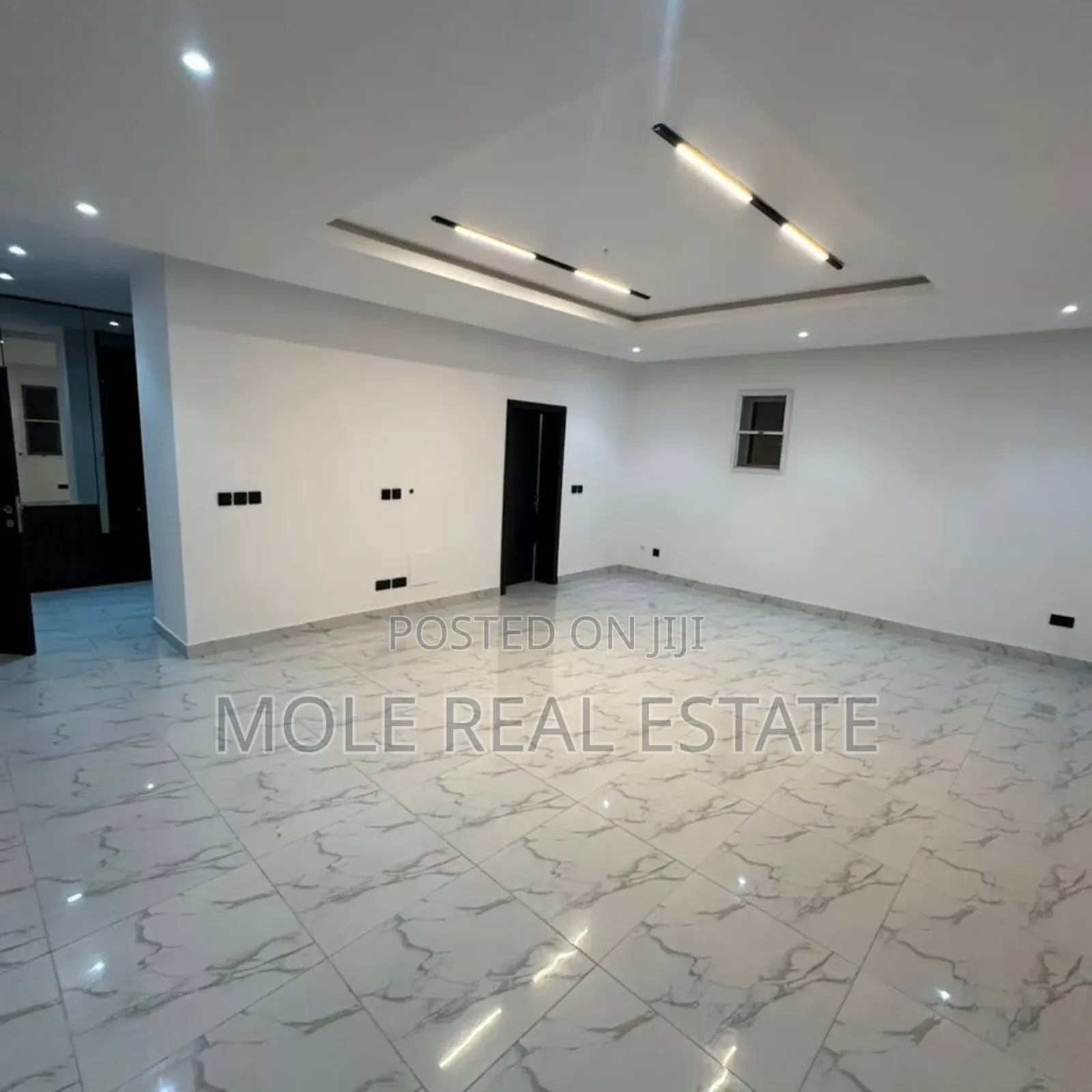 3bdrm Block of Flats in Park View, Ago Palace for sale