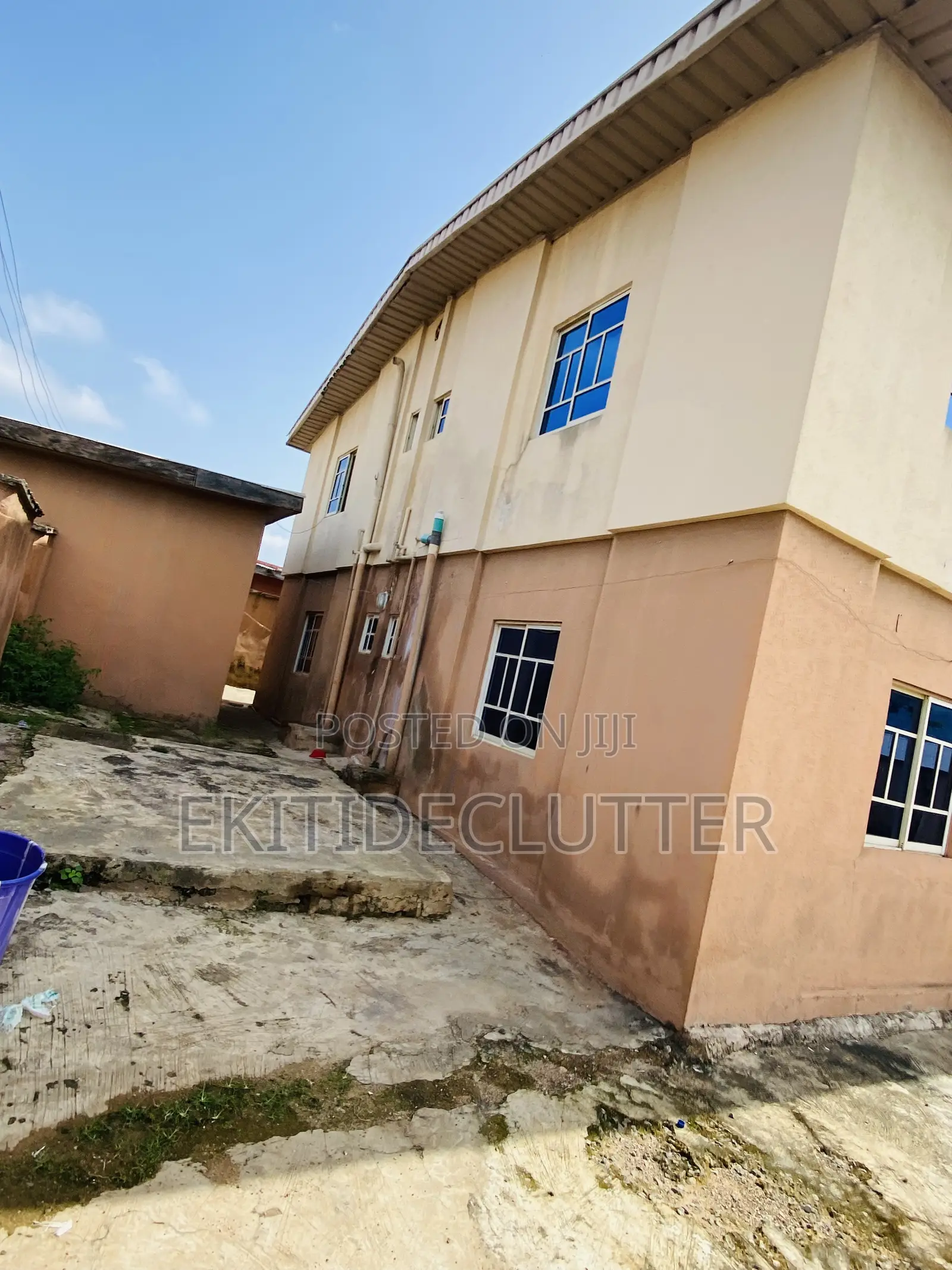 6bdrm Mansion in Moferere, Ado Ekiti for sale