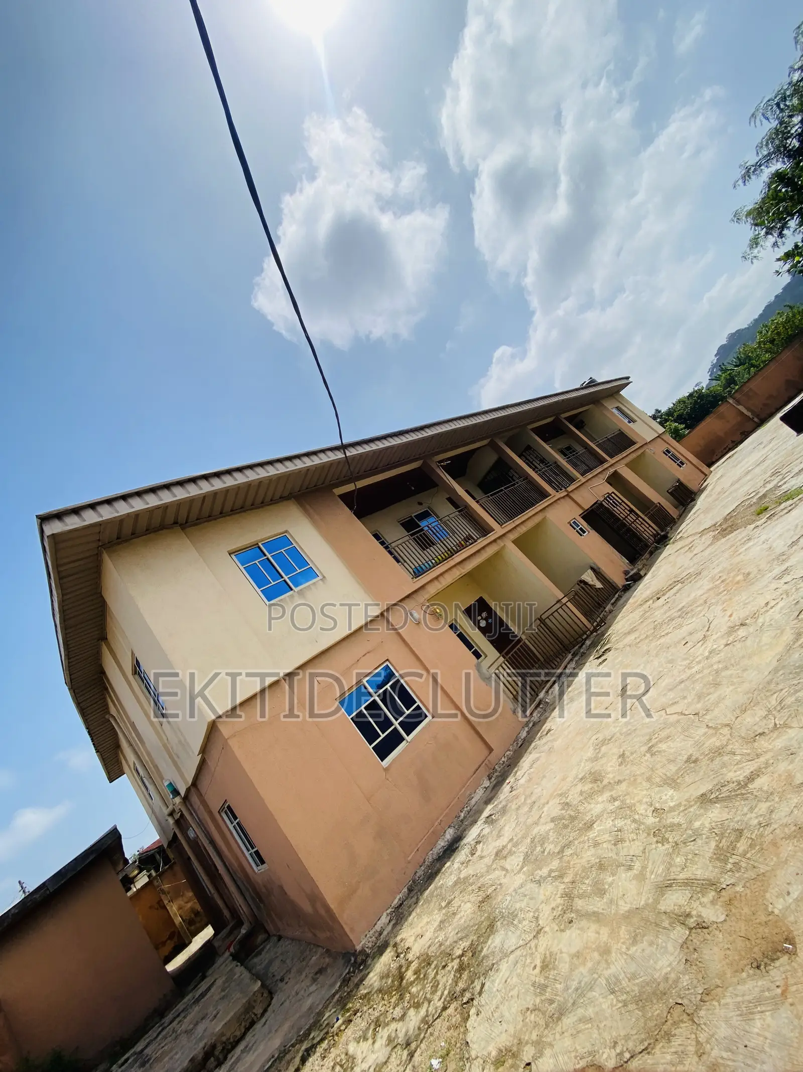 6bdrm Mansion in Moferere, Ado Ekiti for sale