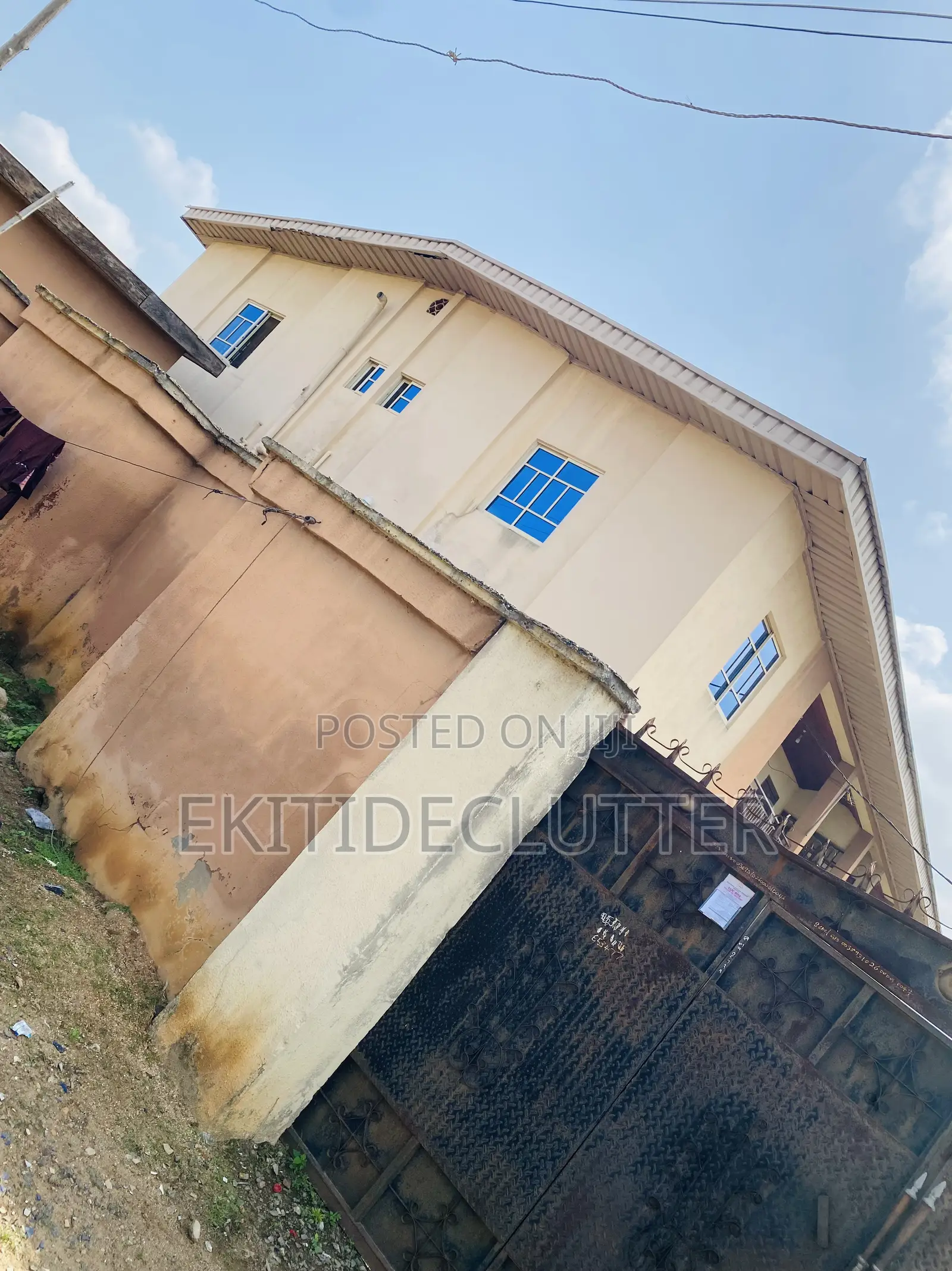 6bdrm Mansion in Moferere, Ado Ekiti for sale