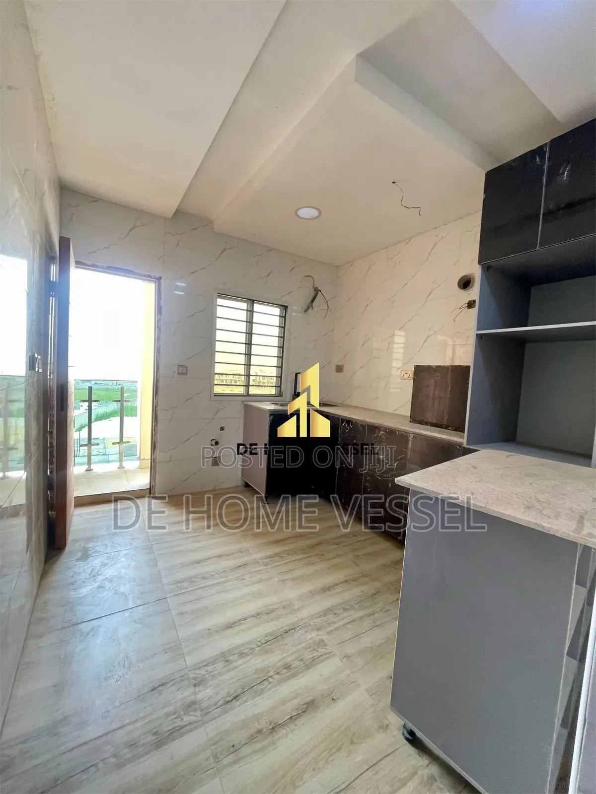 2bdrm Block of Flats in Lekki Phase 1 for sale