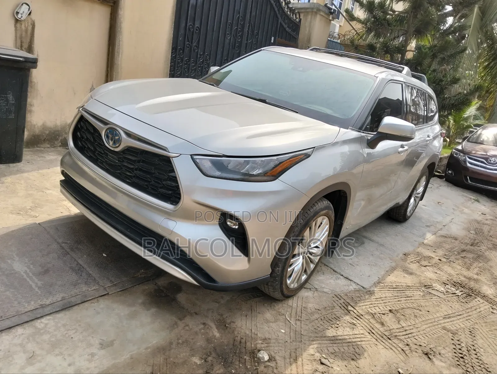 Toyota Highlander LE AWD 2020 Silver