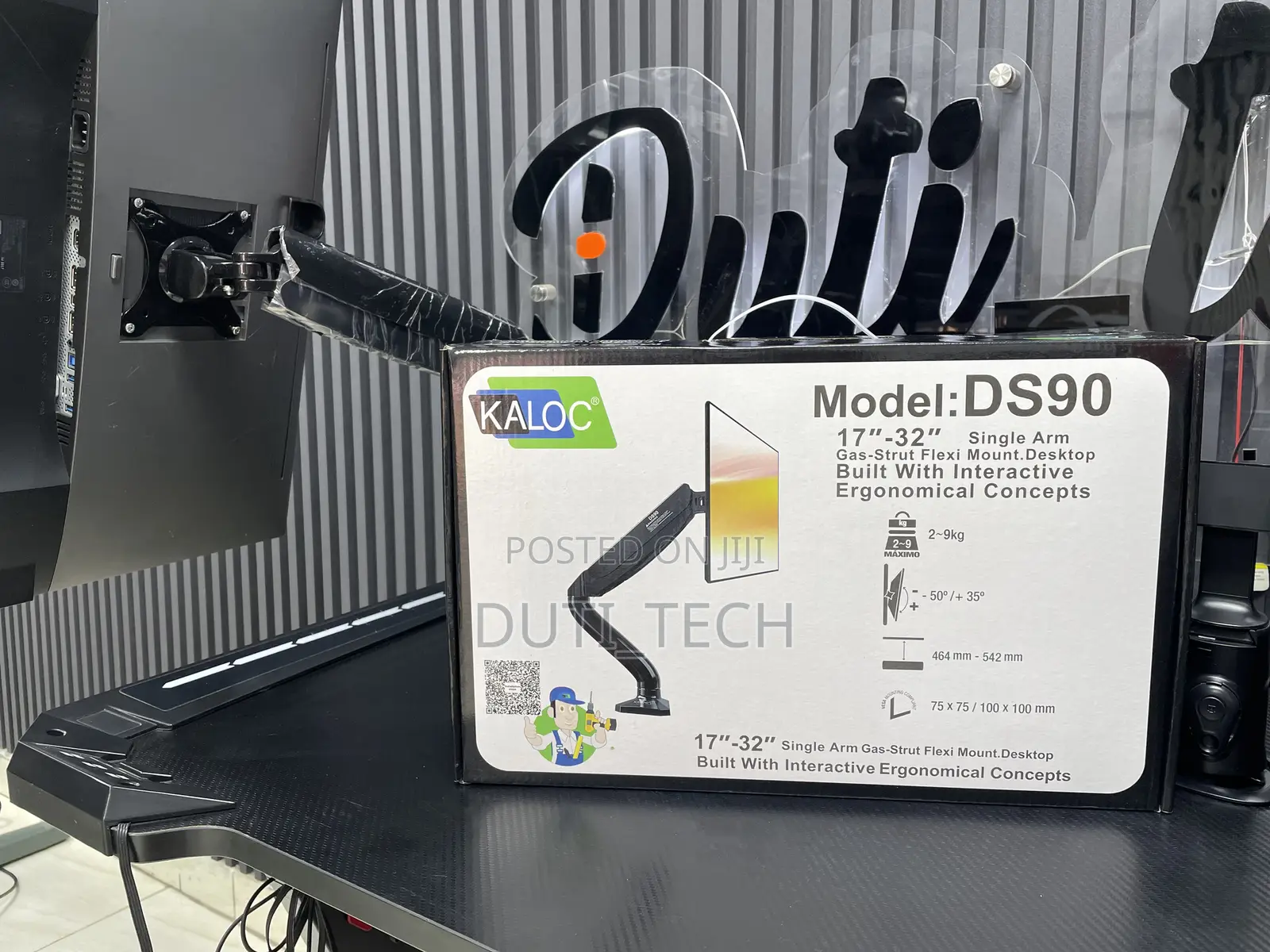 Single Arm Gas-Strut Monitor Hanger