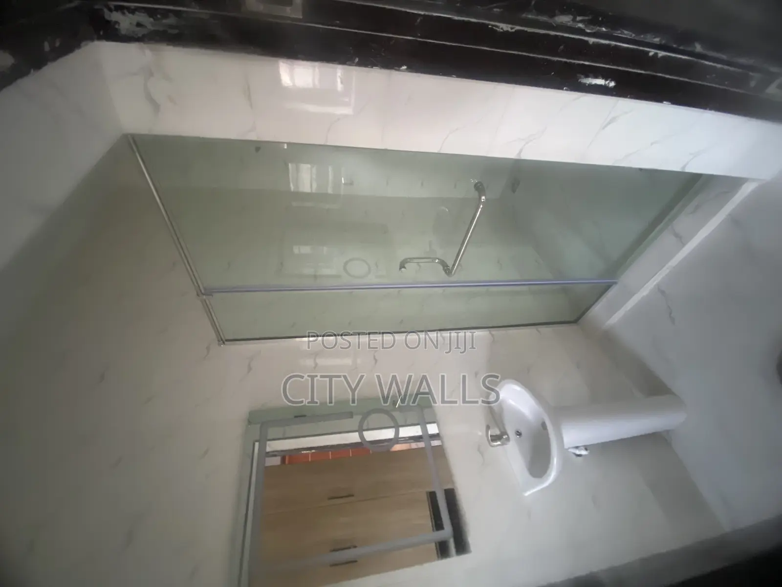 2bdrm Block of Flats in L&K Estate Owode, Ajah for rent