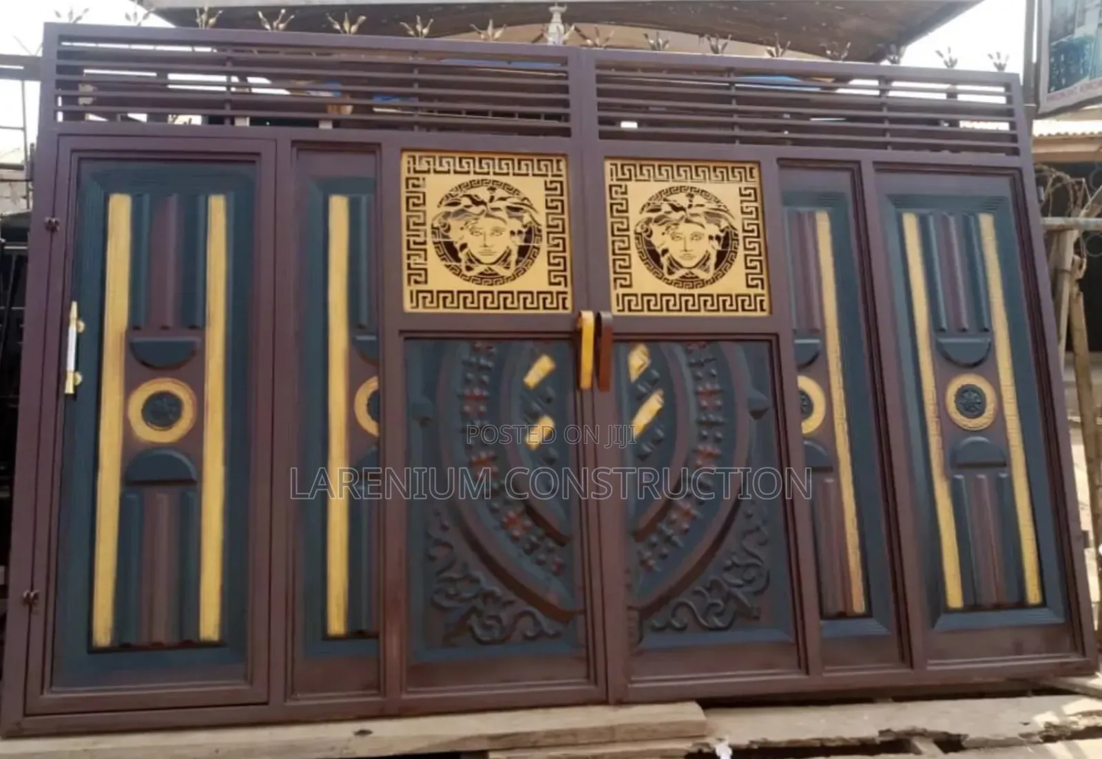 Classic Giant Entrance Vasach Gate