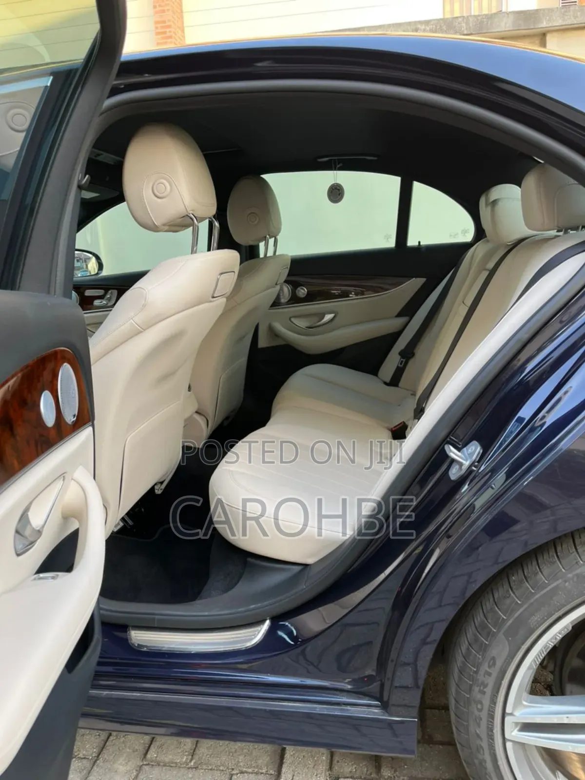 Mercedes-Benz E300 2018 Blue