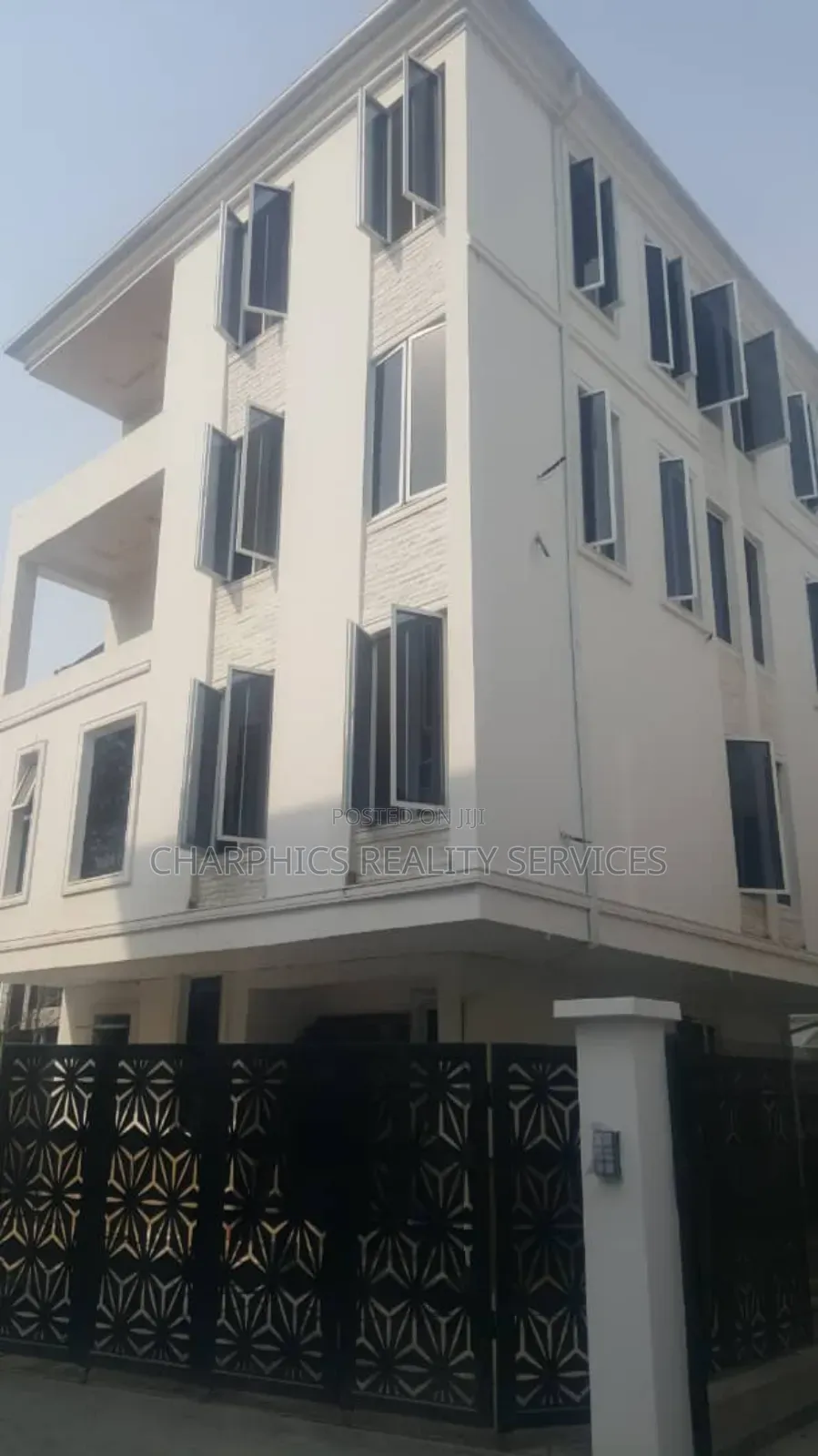 4bdrm House in Banana Island for sale