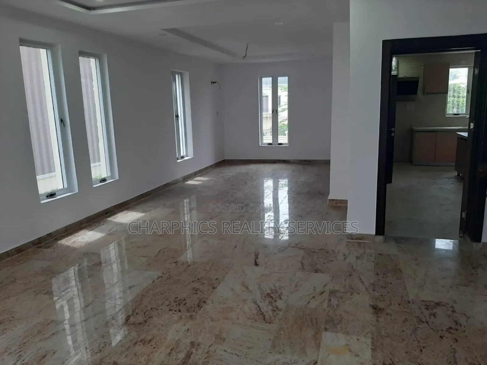 4bdrm House in Banana Island for sale