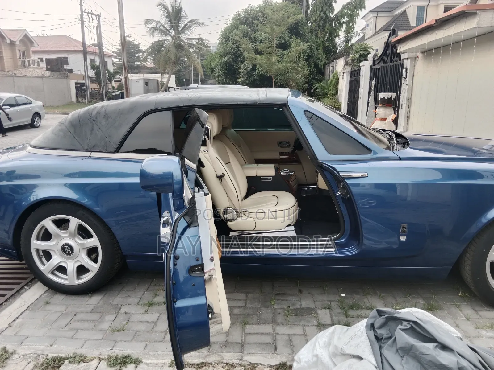 Rolls-Royce Phantom Drophead Coupe 2013 Blue