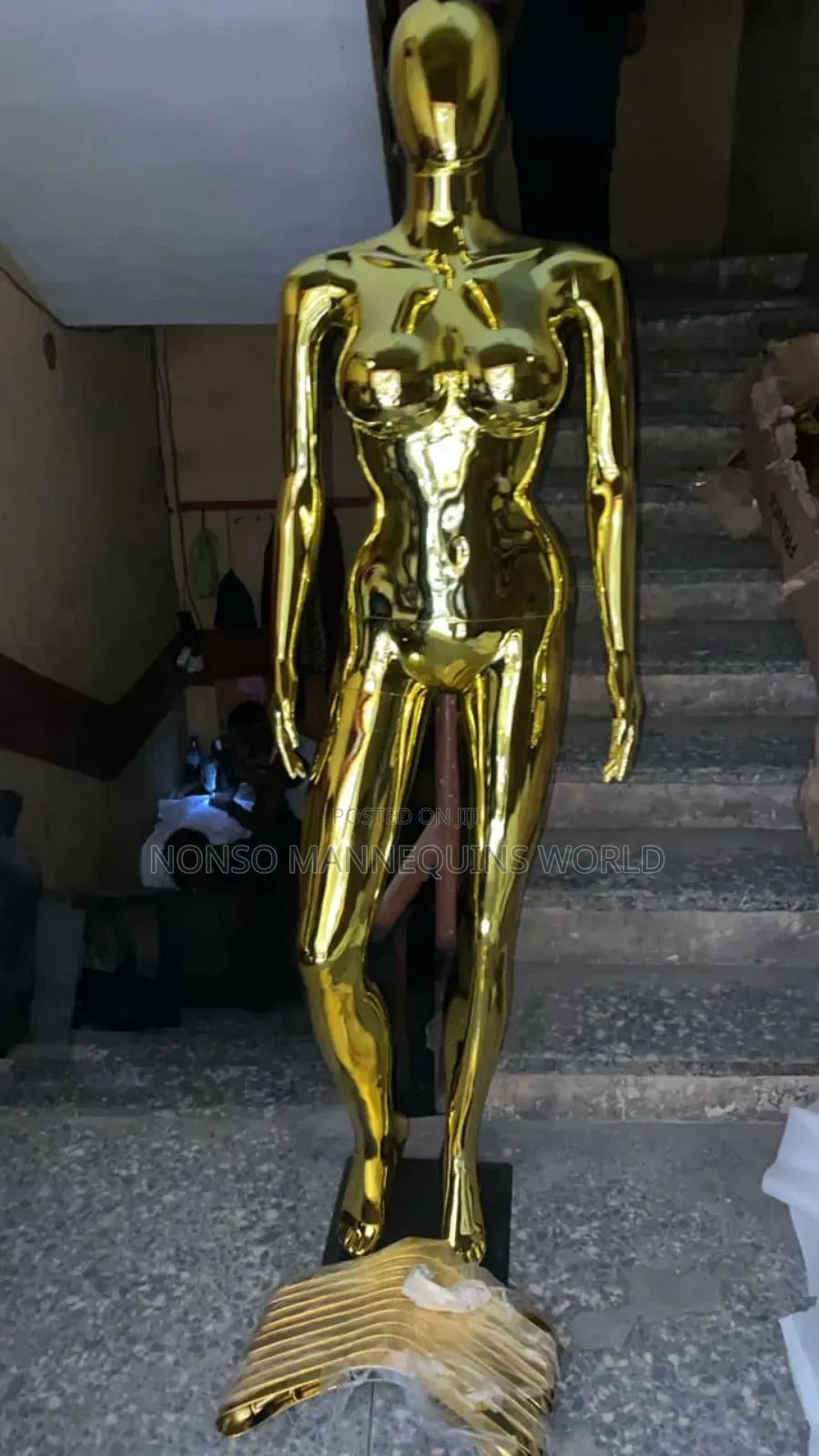 Size 12 Faceless Gold Chrome Female Mannequin