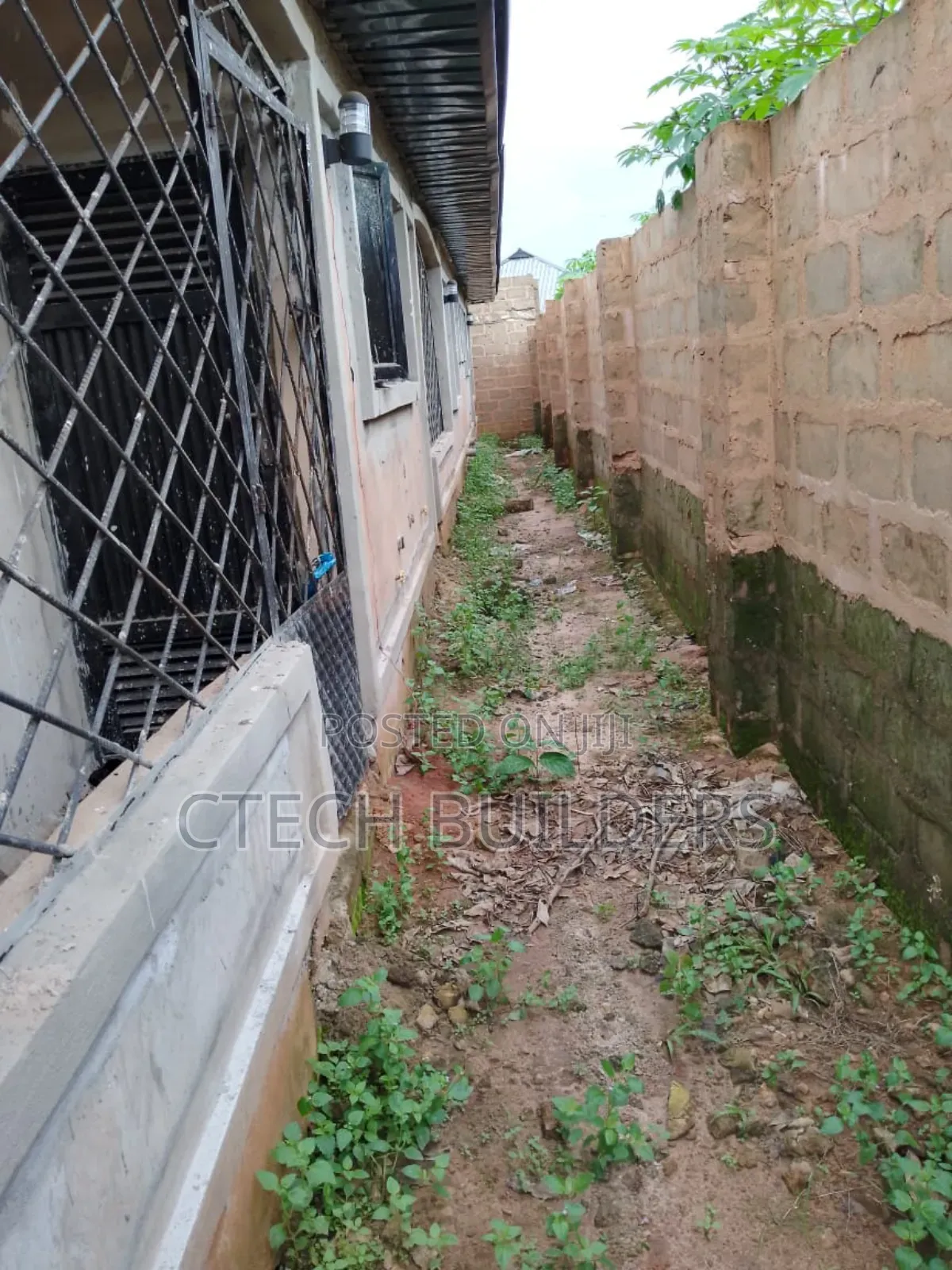 5bdrm Bungalow in Benin City for sale