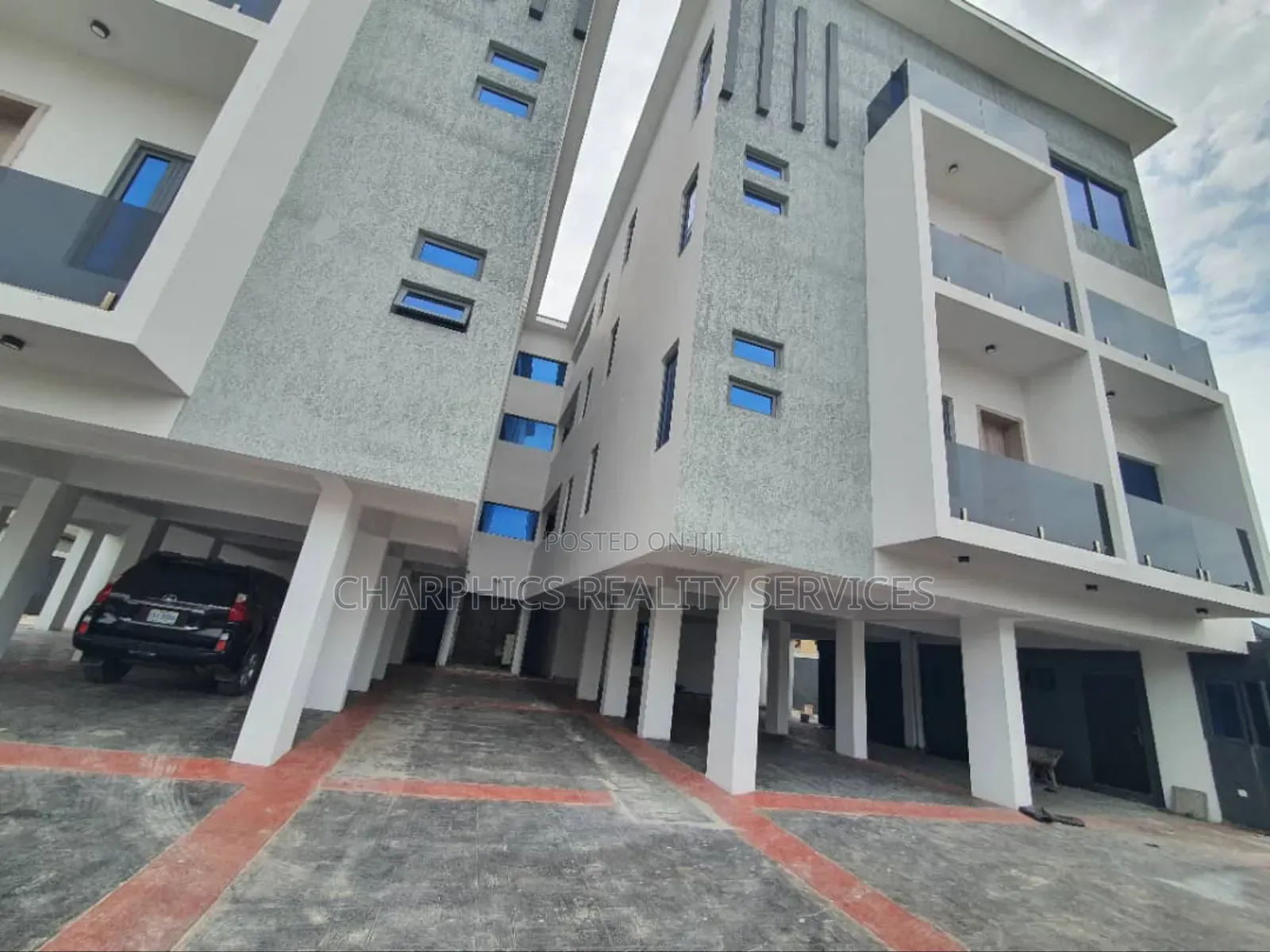 3bdrm Apartment in Ikate for sale