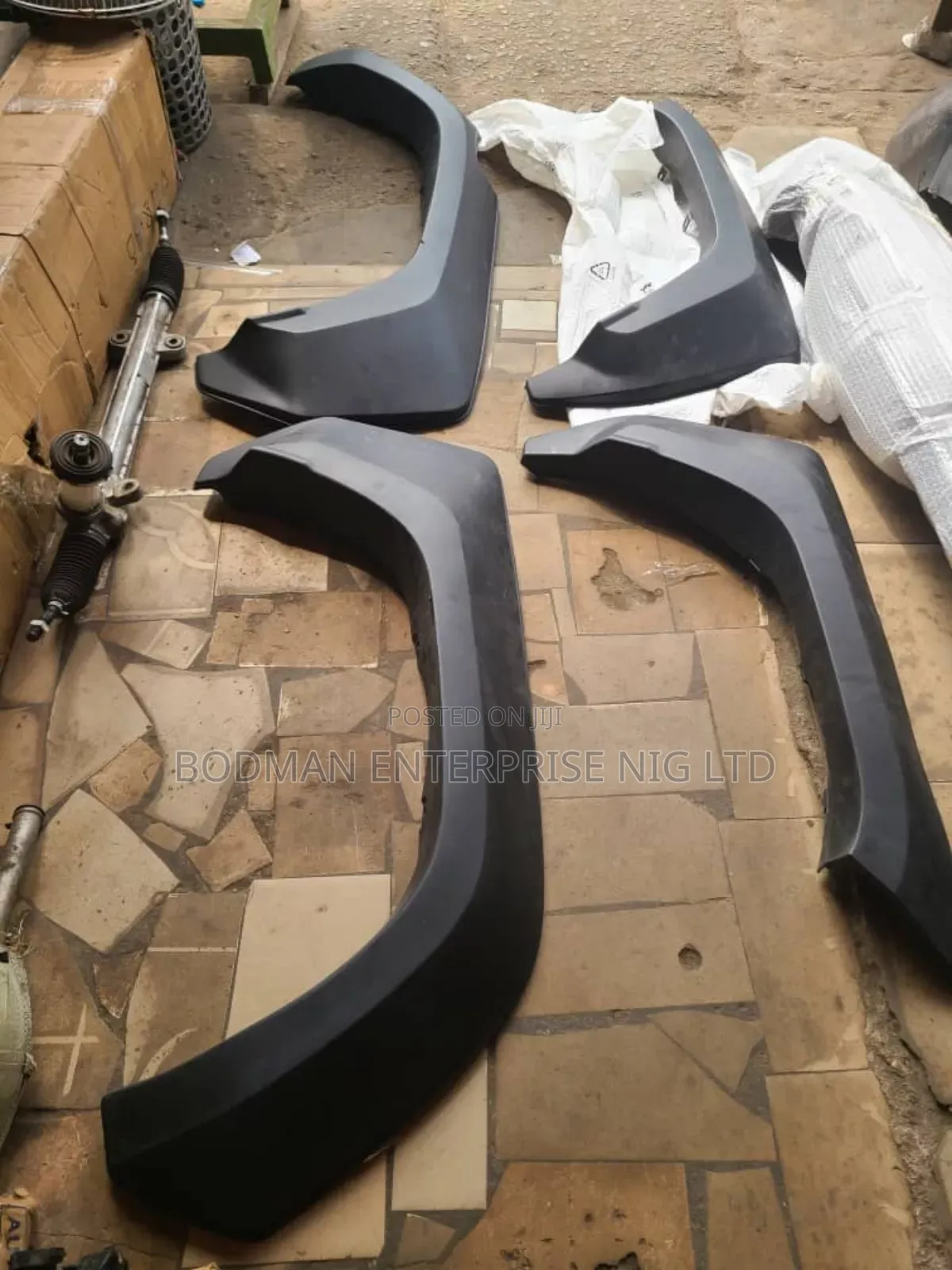 Complete Hilux Fender Paded GR Sport *, %4+