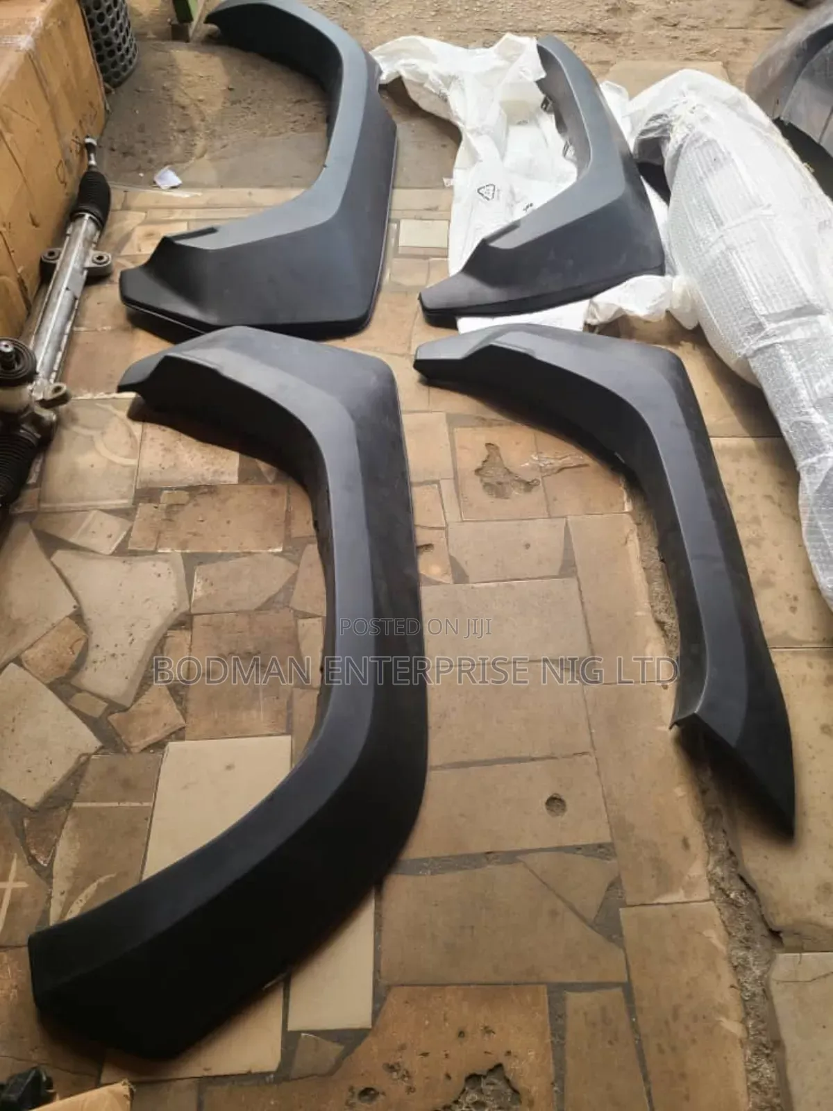 Complete Hilux Fender Paded GR Sport *, %4+