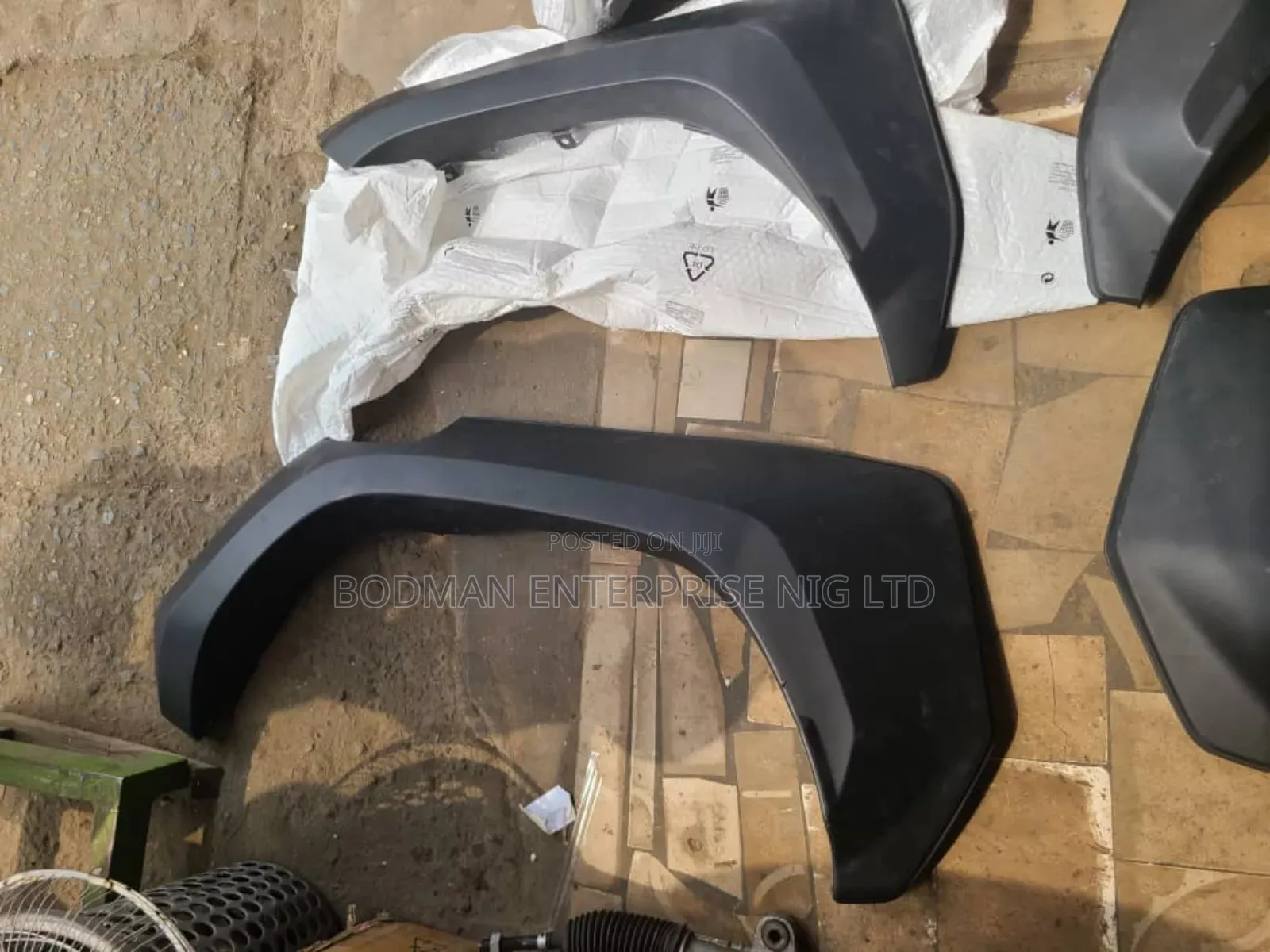 Complete Hilux Fender Paded GR Sport *, %4+