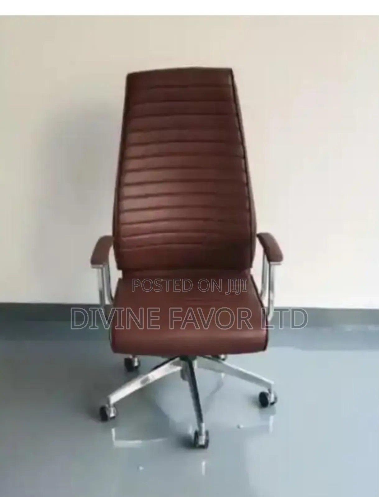 Executive Office Chair Swivel in Brown Colour.
