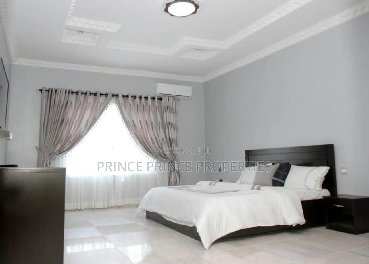 Furnished 17bdrm Apartment in Lekki for sale