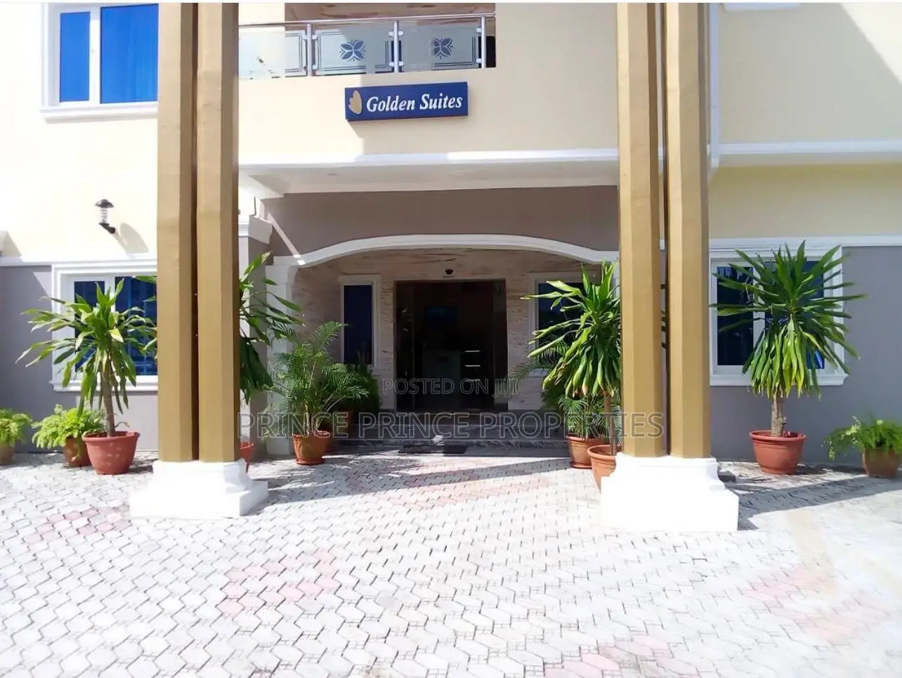 Furnished 17bdrm Apartment in Lekki for sale