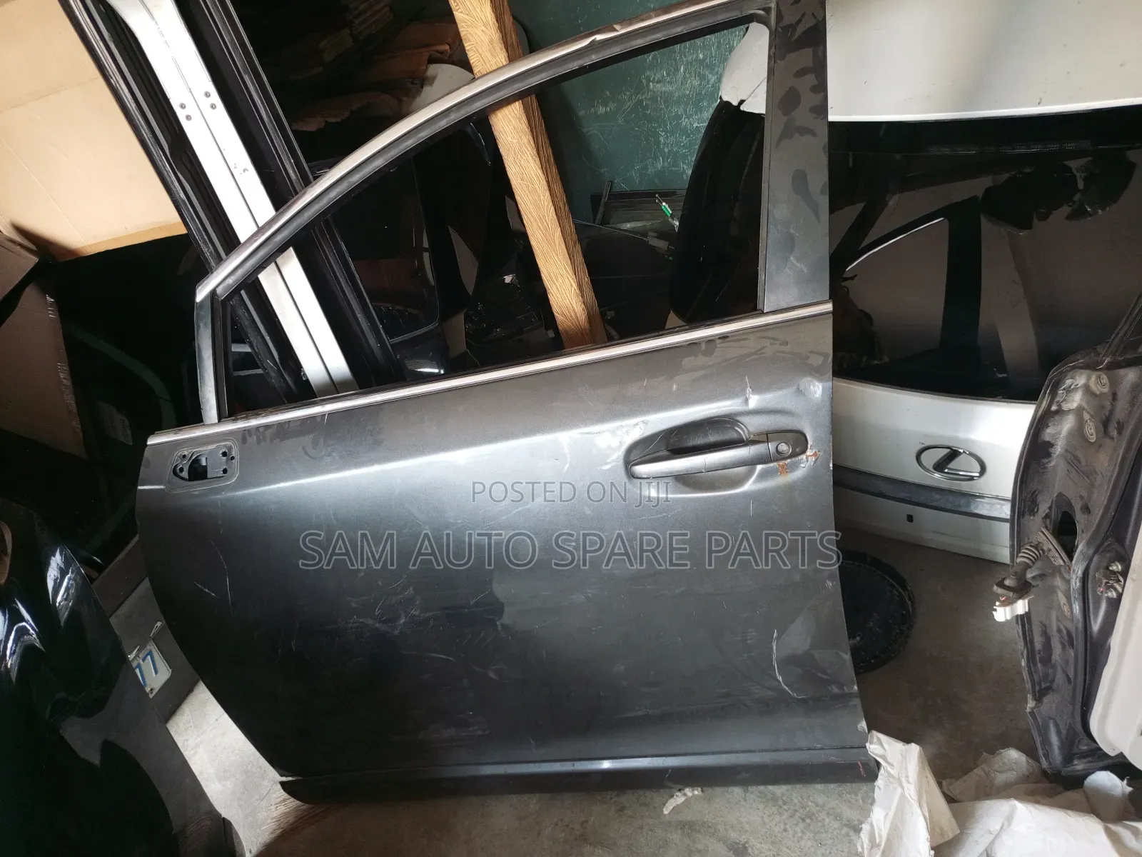 Toyota Venza Complete Door Front Left Side 2013 Model