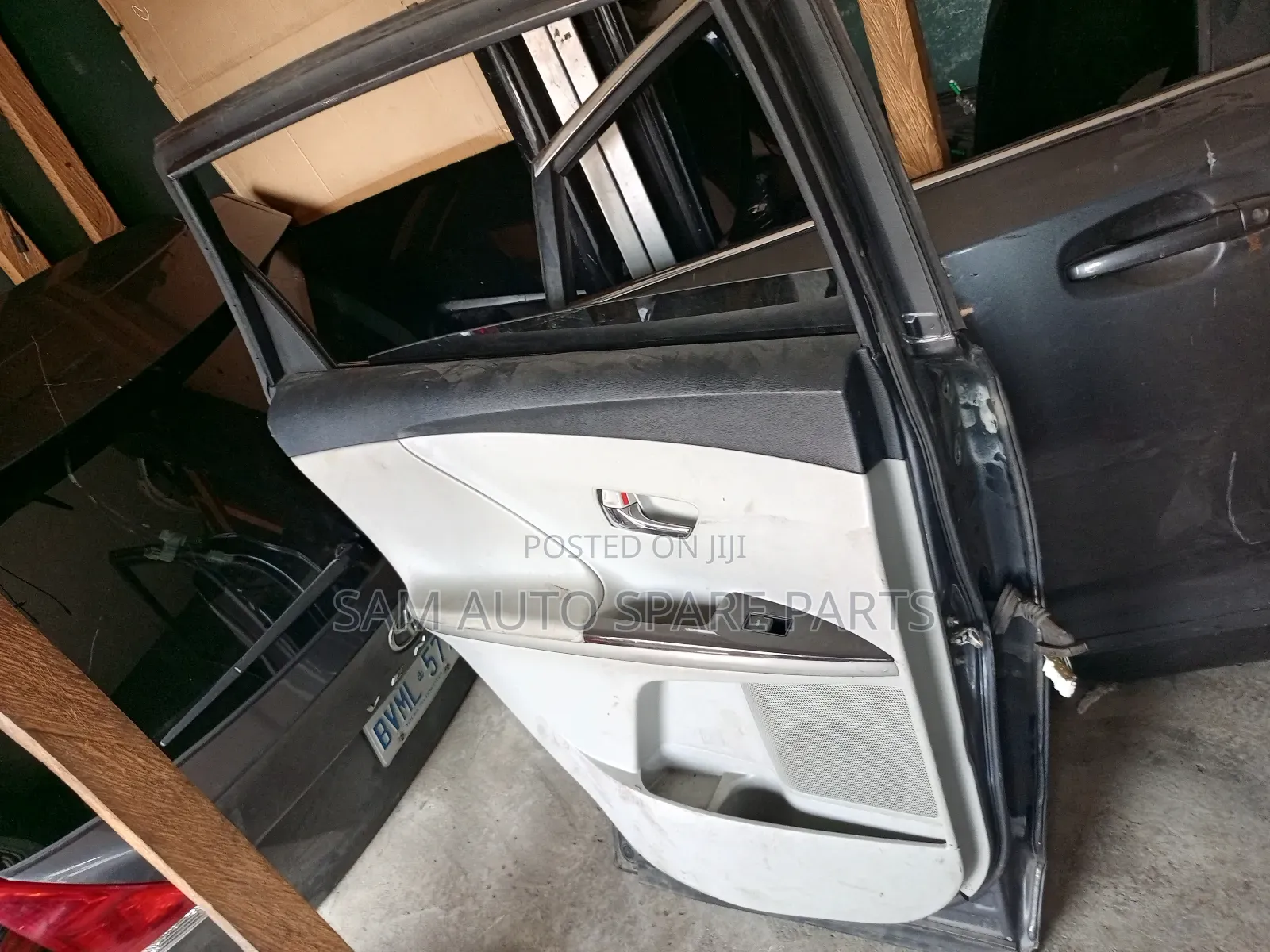 Toyota Venza Door Back Left Complete 2014 Model