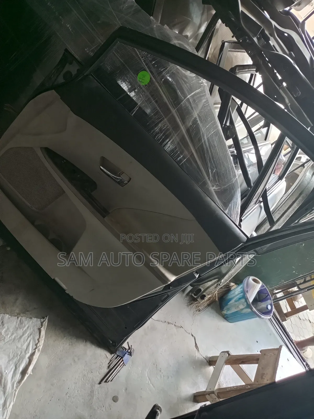 Toyota Venza Complete Door Front Right Side 2015 Model