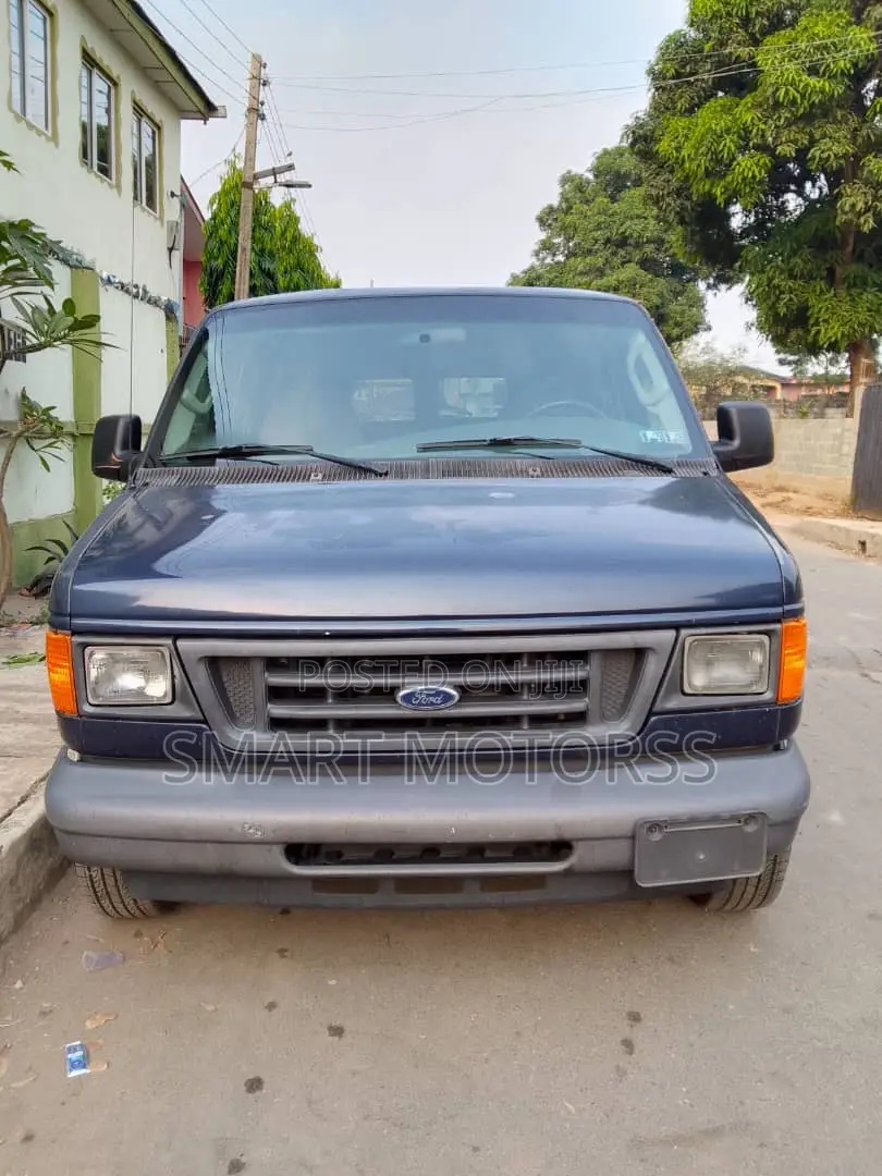 Ford E250 2006 Blue