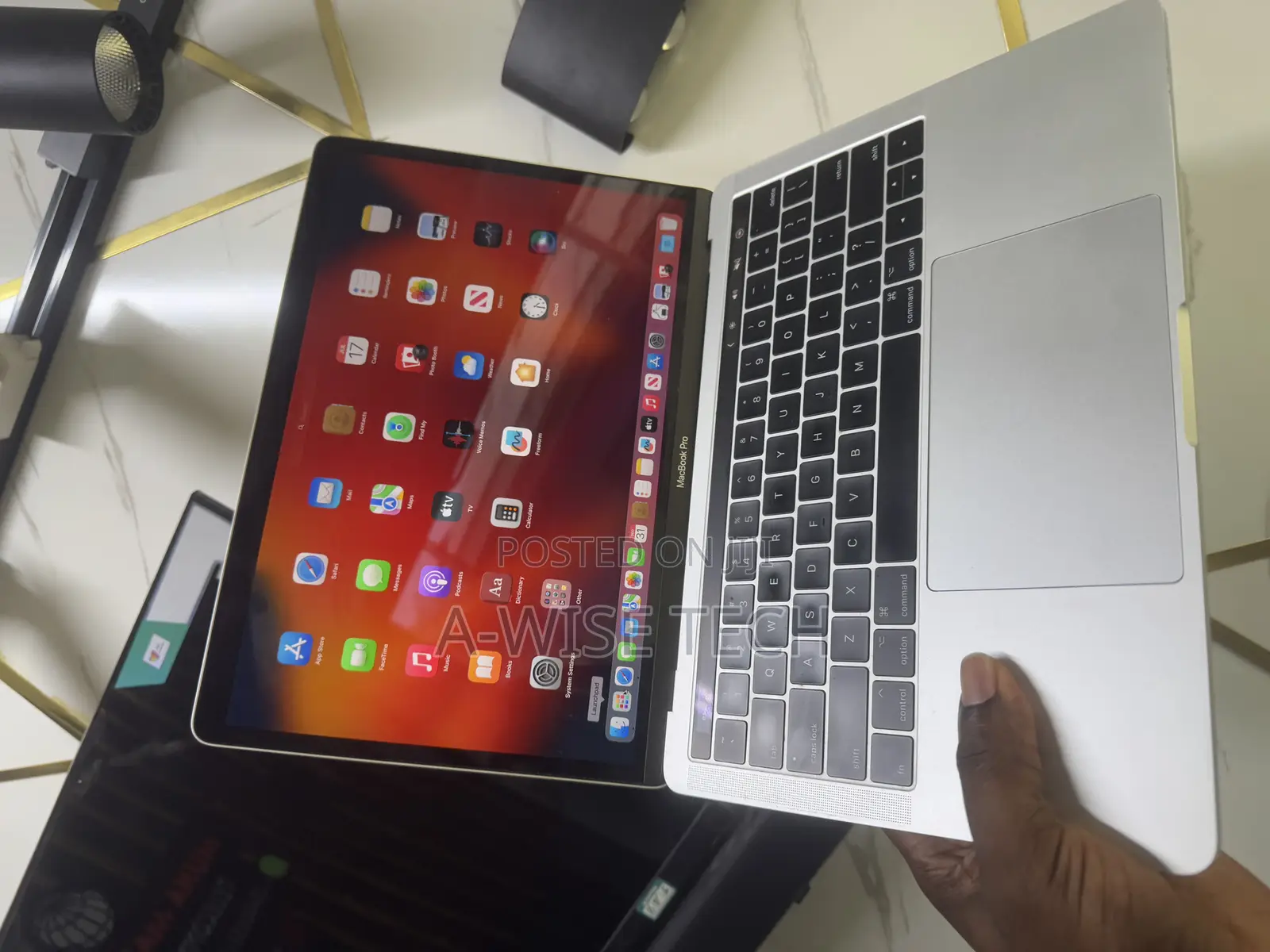 Laptop Apple MacBook Pro 2017 16GB Intel Core I5 SSD 256GB