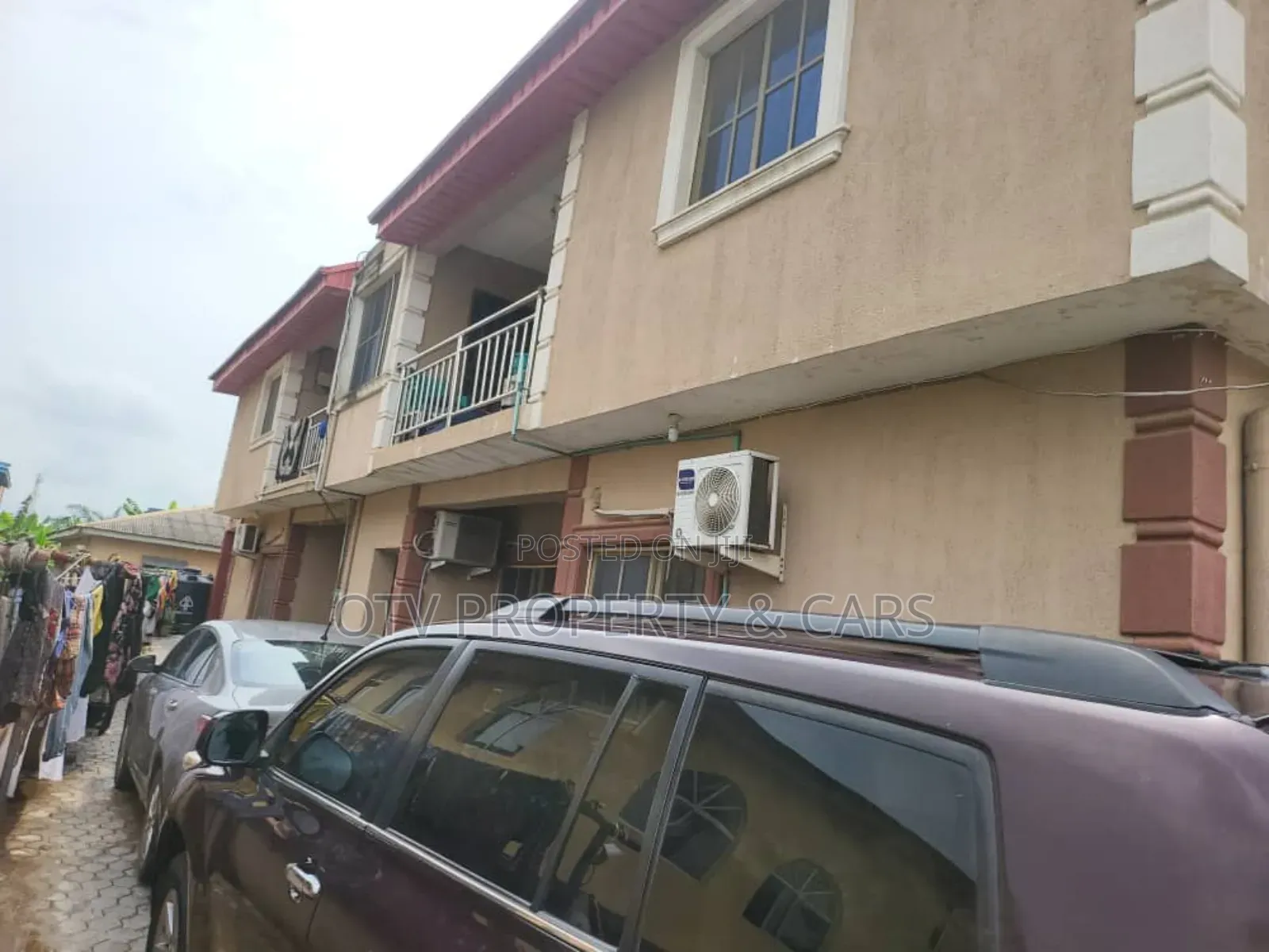 20bdrm Apartment in Isolo for sale