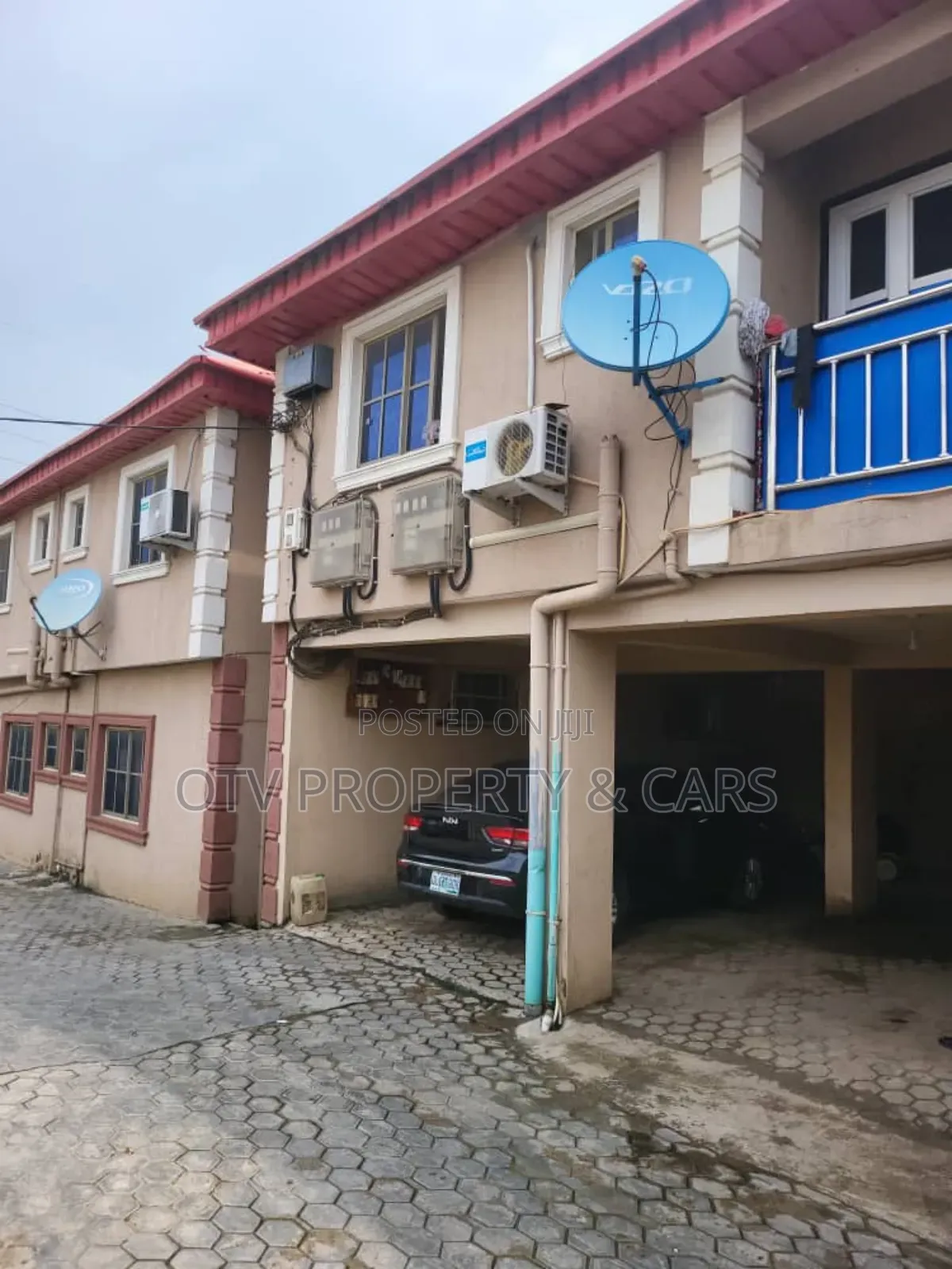 20bdrm Apartment in Isolo for sale