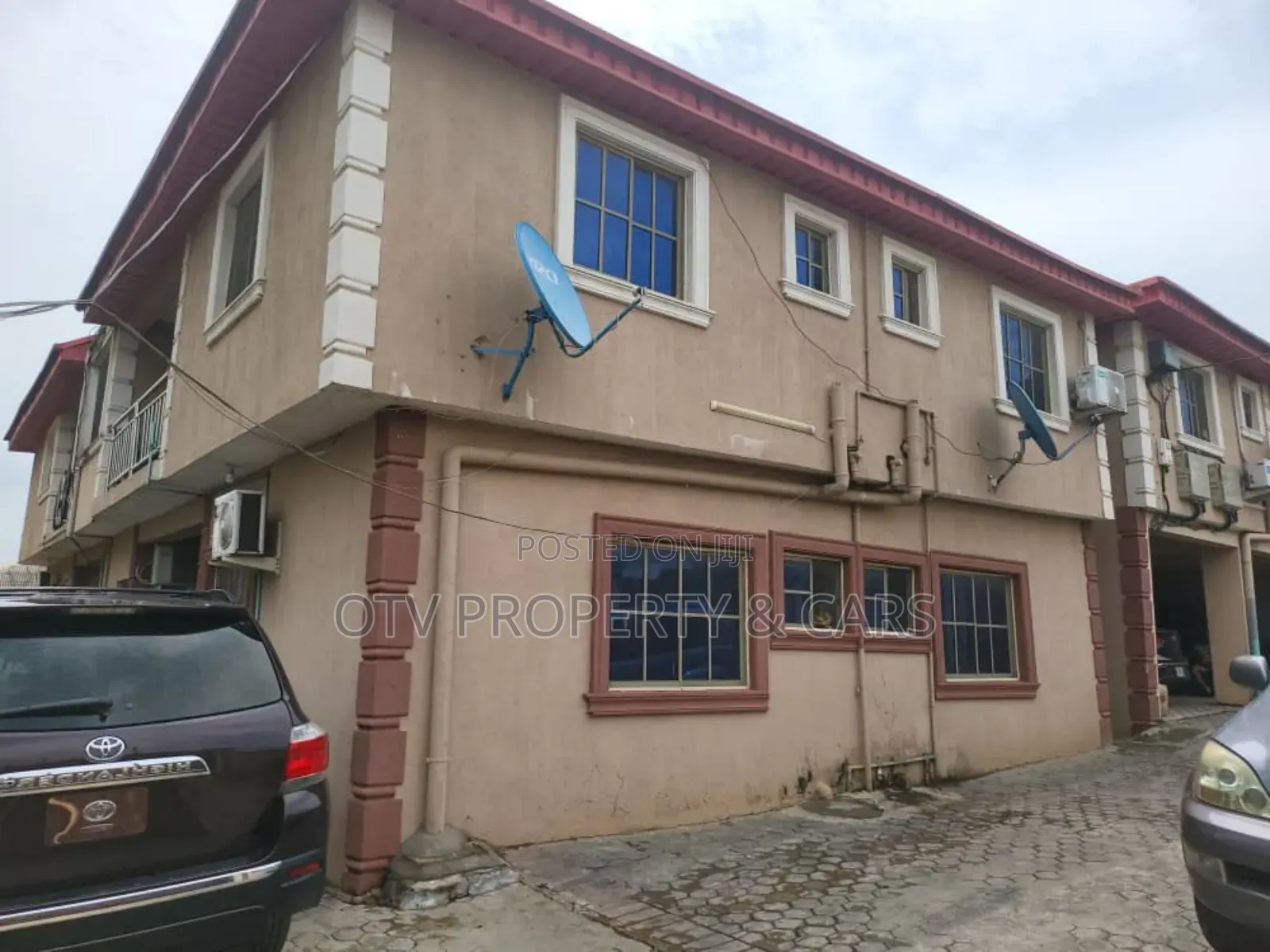 20bdrm Apartment in Isolo for sale