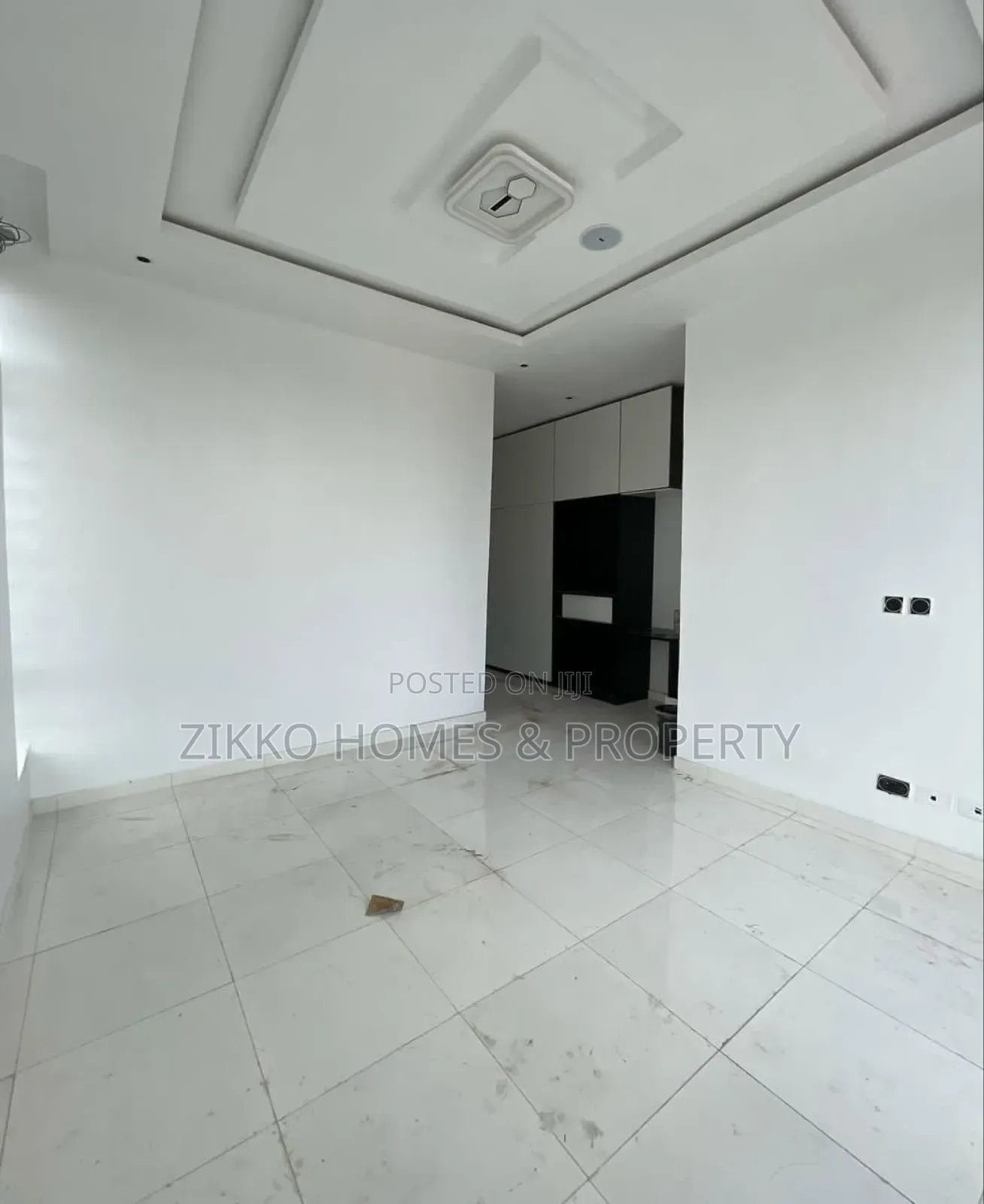 4bdrm Duplex in Ikota for sale