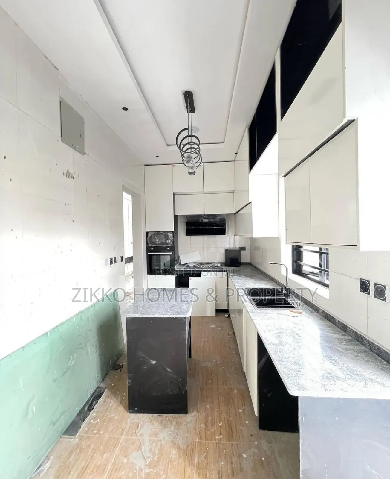 4bdrm Duplex in Ikota for sale