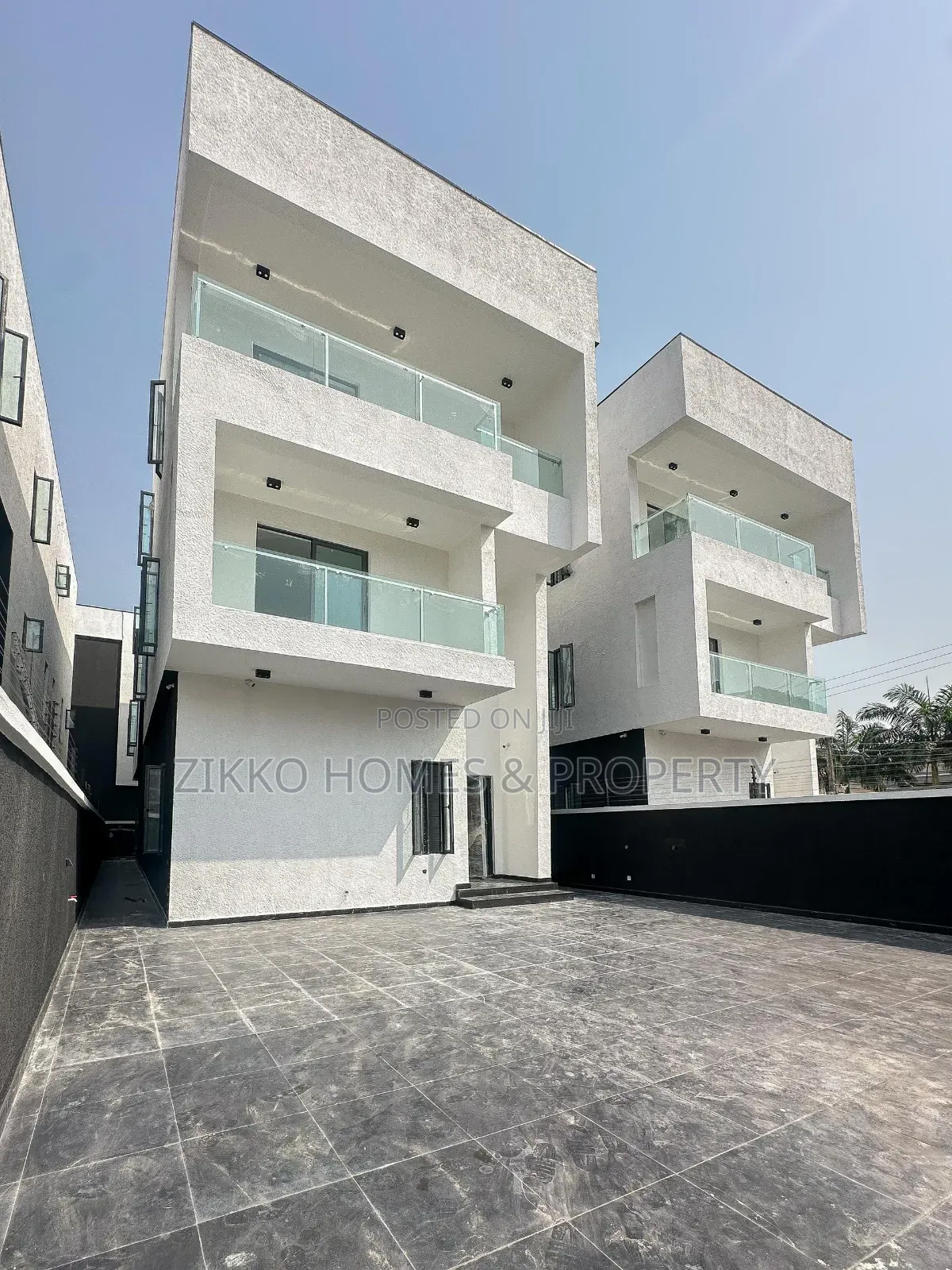 4bdrm Duplex in Lekki for sale
