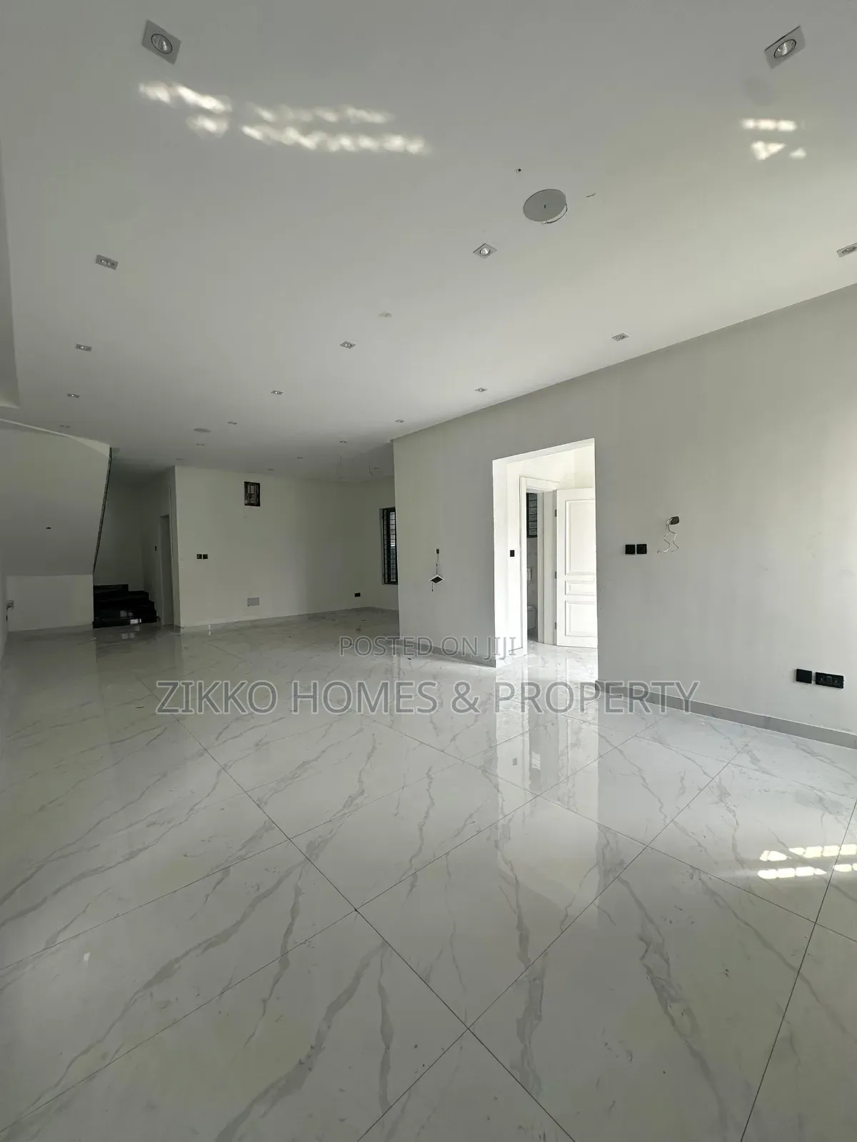 4bdrm Duplex in Lekki for sale