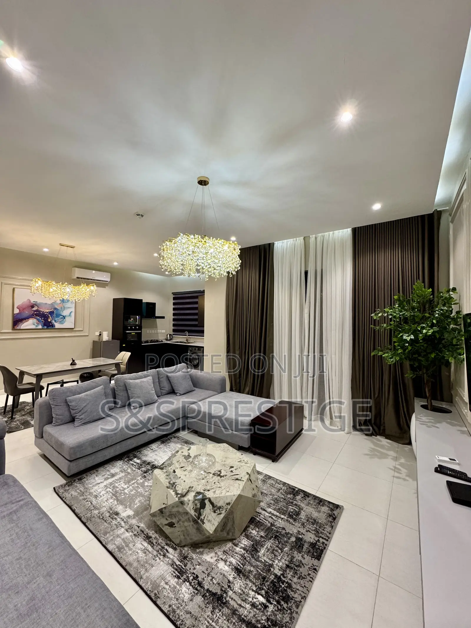 Luxurious One Bedroom Apartment With Roof Top Terrace