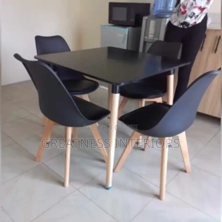 High Quality Imported Wooden Leg Restaurant Sets