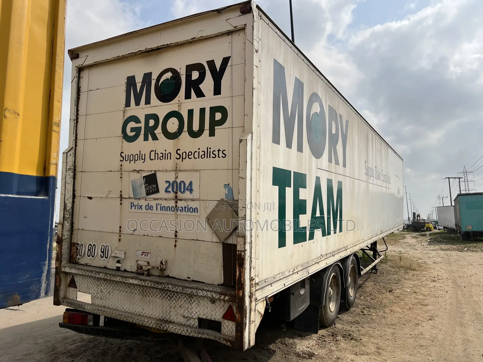 Trailer Loose